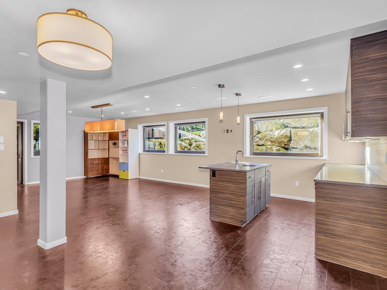 1375 KERFOOT ROAD, White Rock