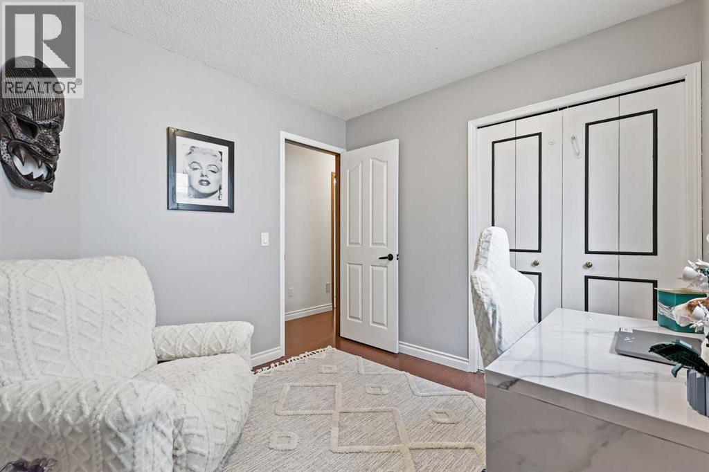 Single Family House for Sale in  Millrise Crescent SW Millrise Calgary 