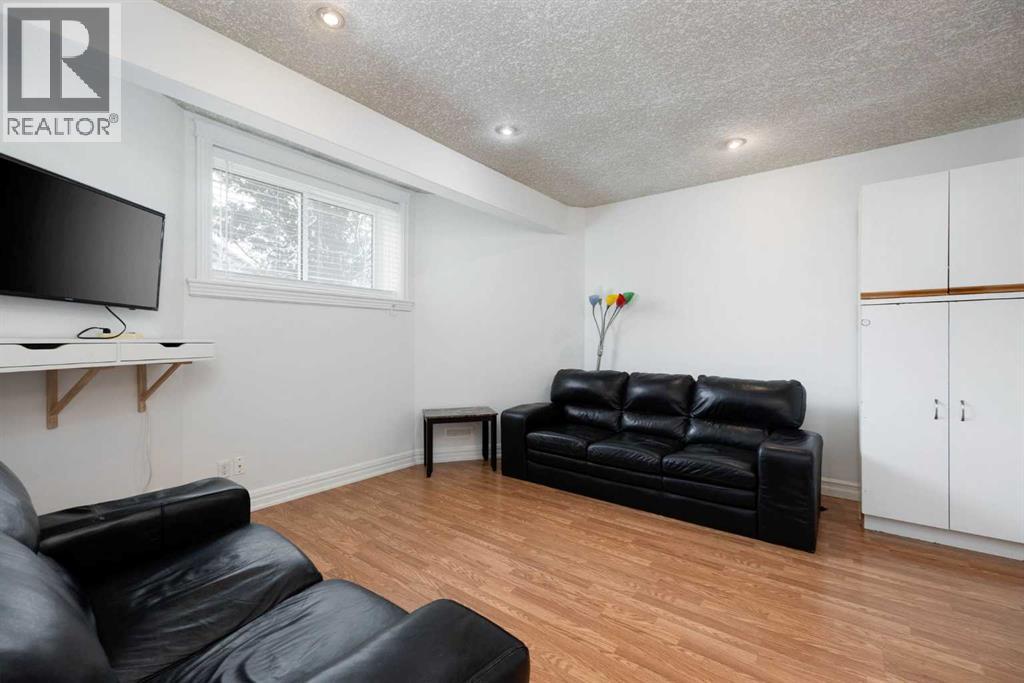 164 Wild Rose Street, Fort McMurray