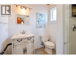 630 Campbell St, Tofino, BC V0R2Z0 Photo 9