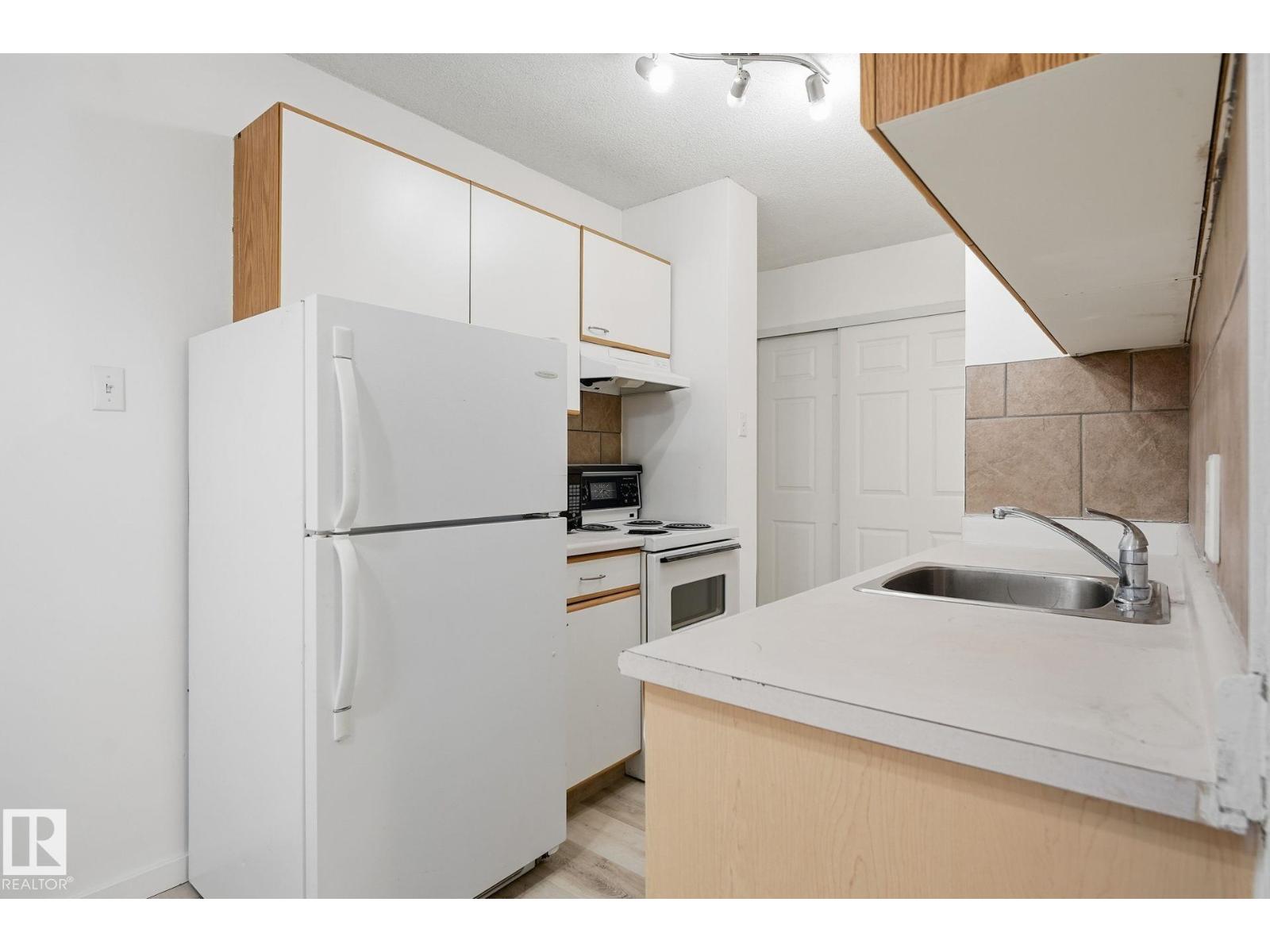 #205 9028 JASPER AV NW, Edmonton