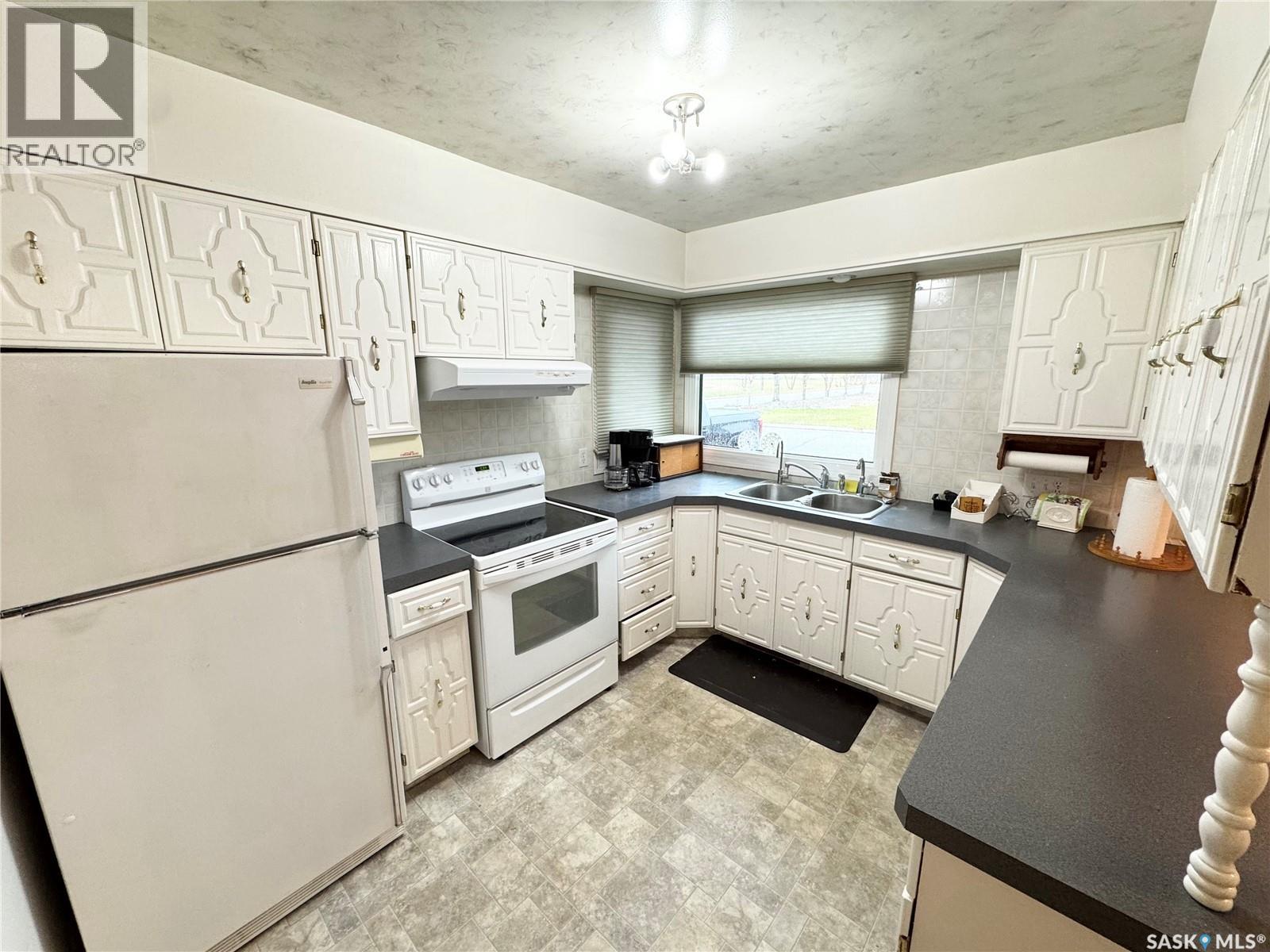 702 Portage AVENUE — photo 11