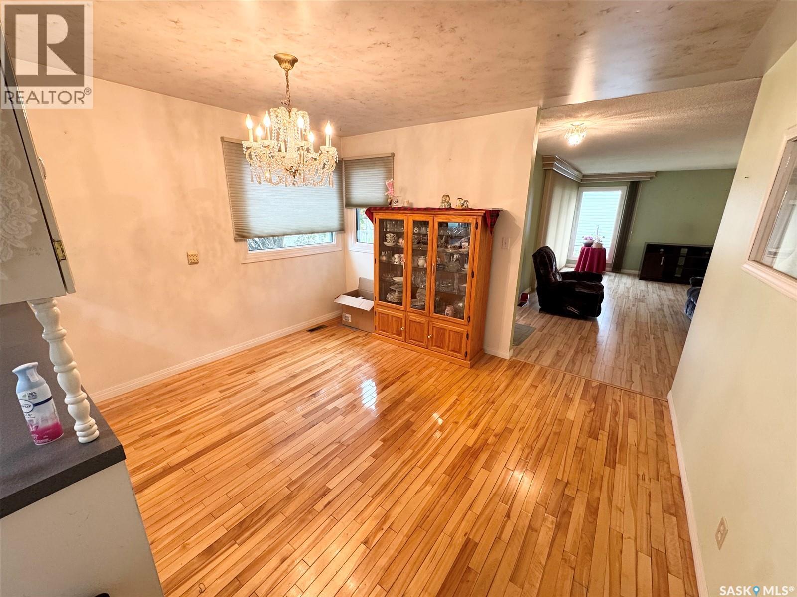 702 Portage AVENUE - 13