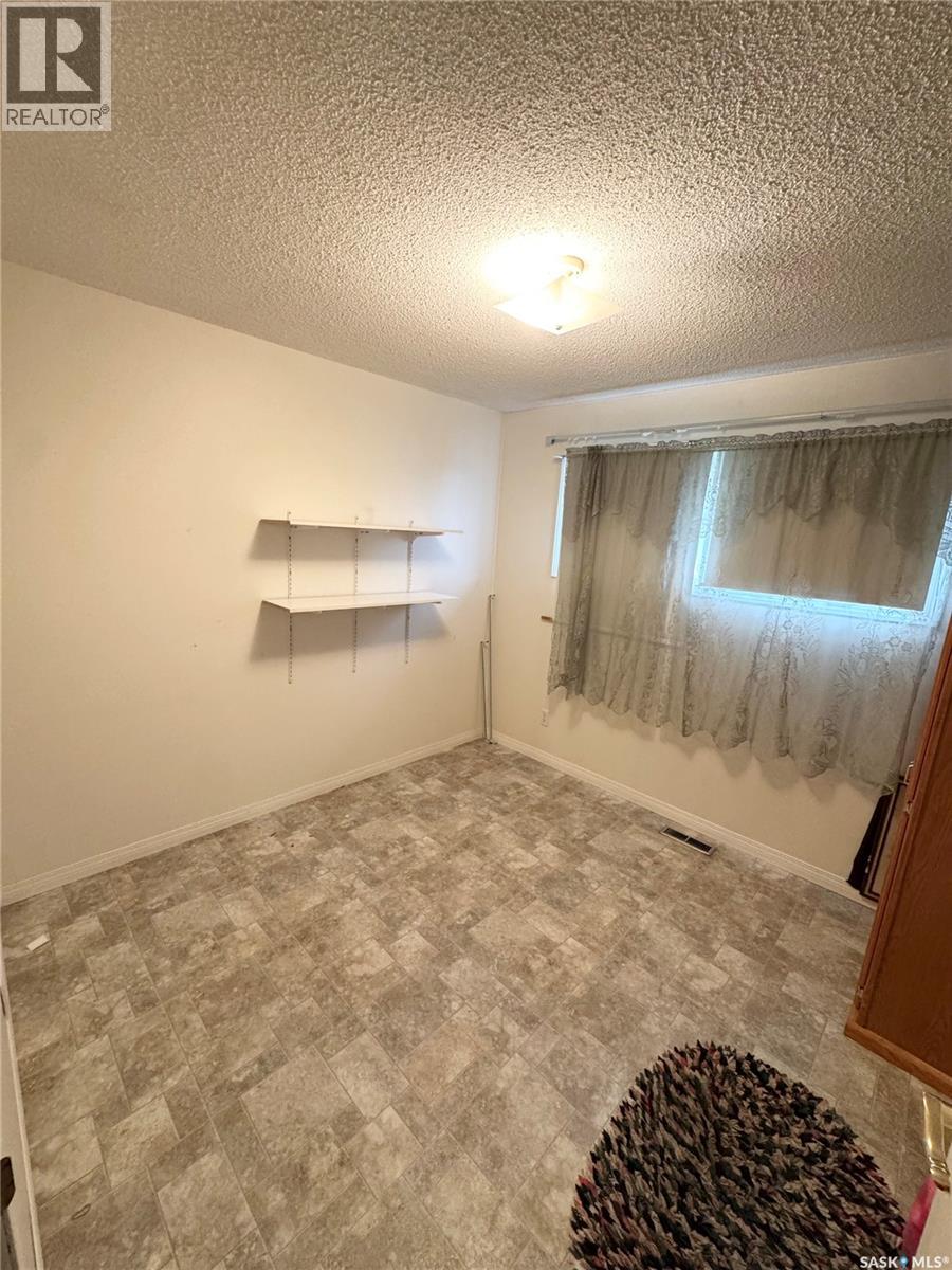 702 Portage AVENUE - 19