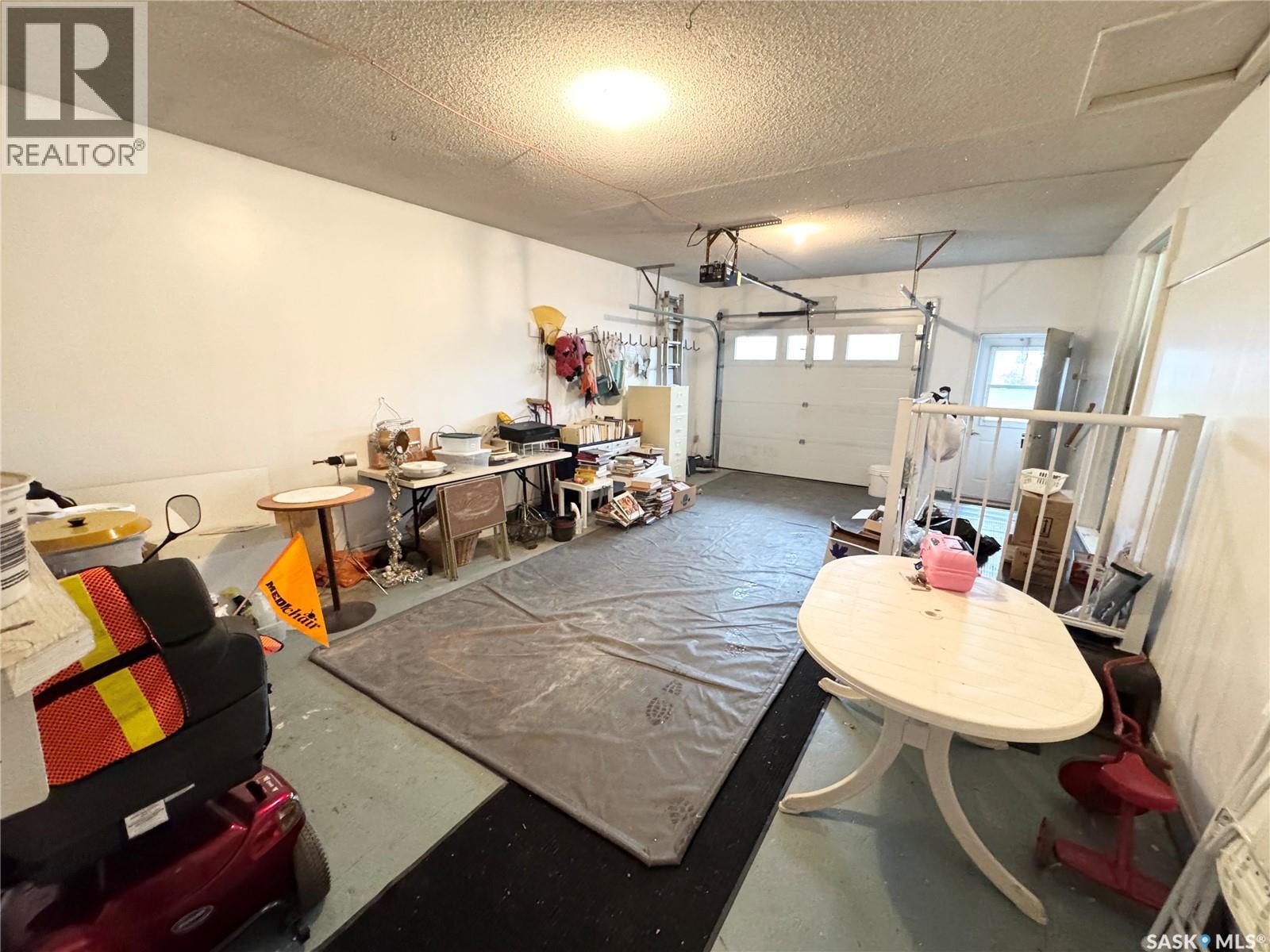 702 Portage AVENUE - 8