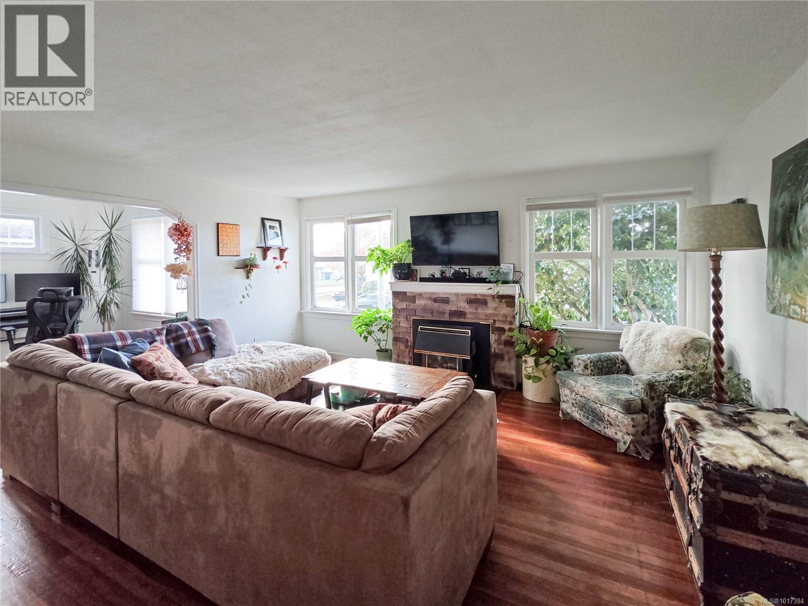  2819 Richmond Road, Saanich