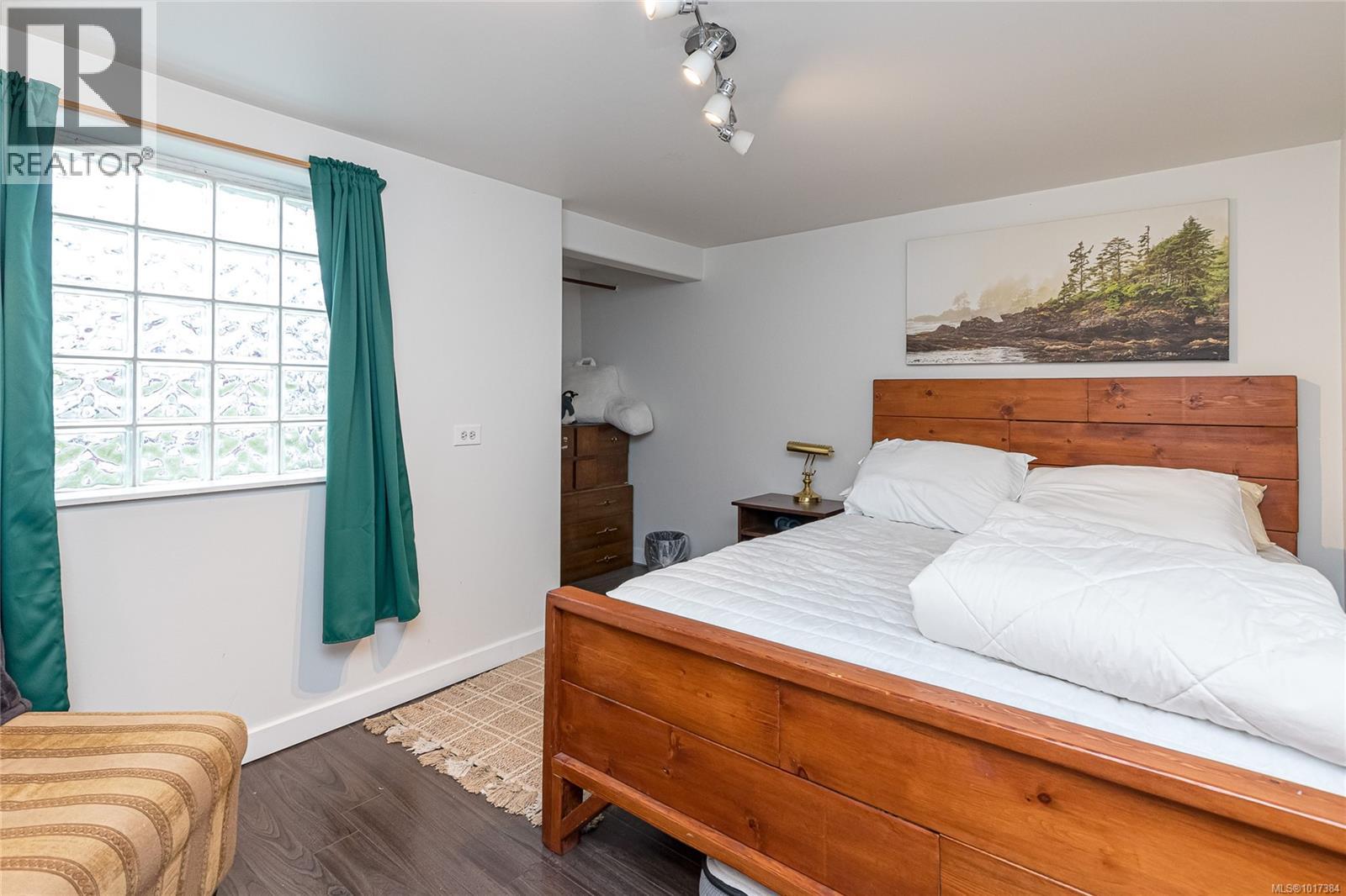  2819 Richmond Road, Saanich