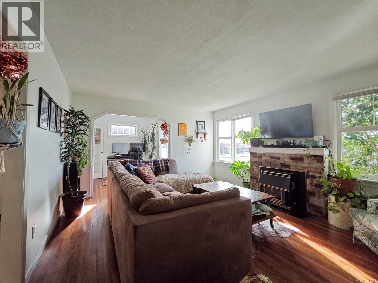  2819 Richmond Road, Saanich