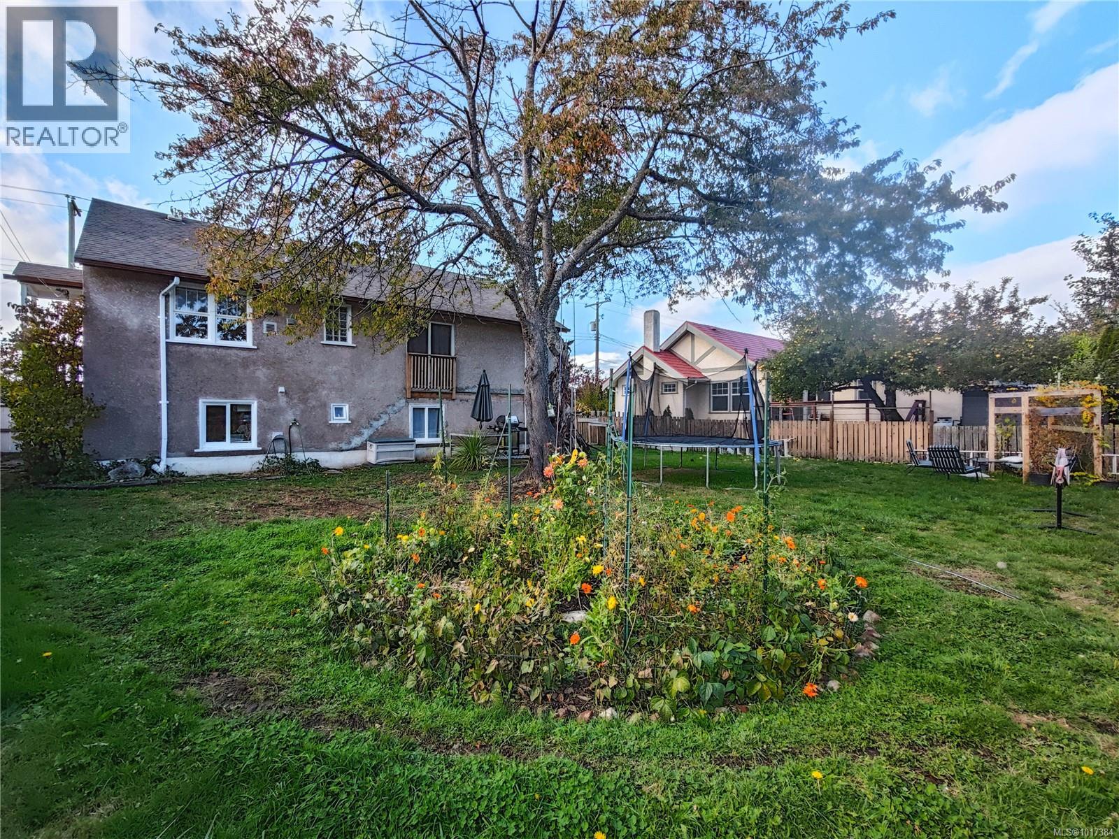  2819 Richmond Road, Saanich