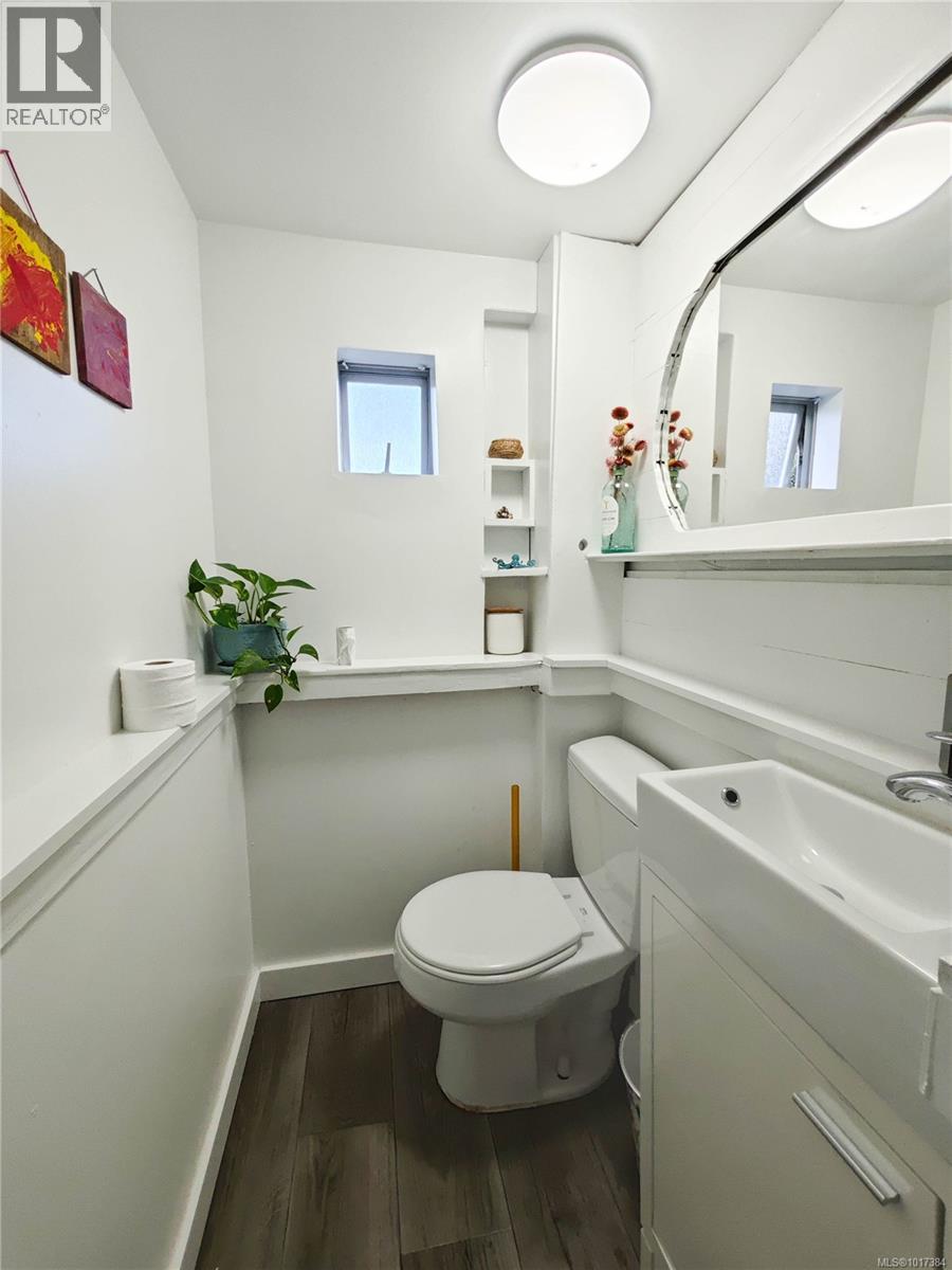  2819 Richmond Road, Saanich