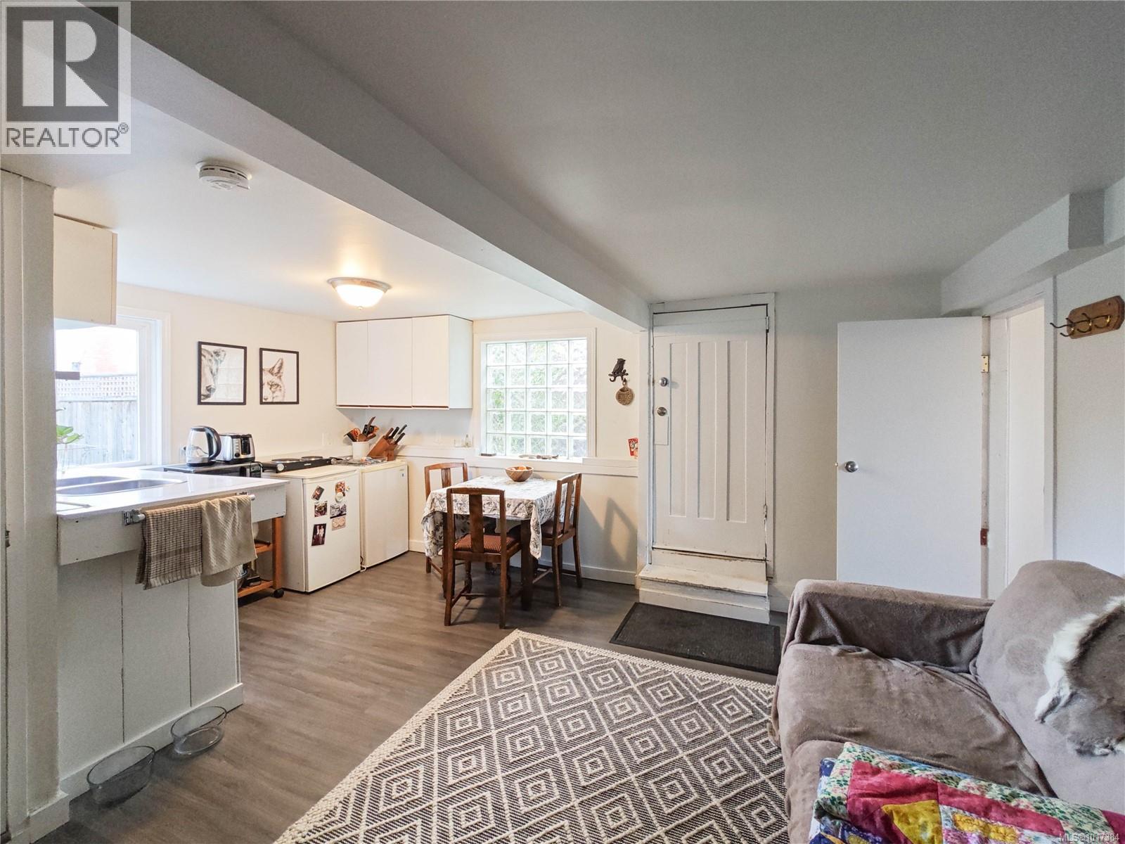  2819 Richmond Road, Saanich