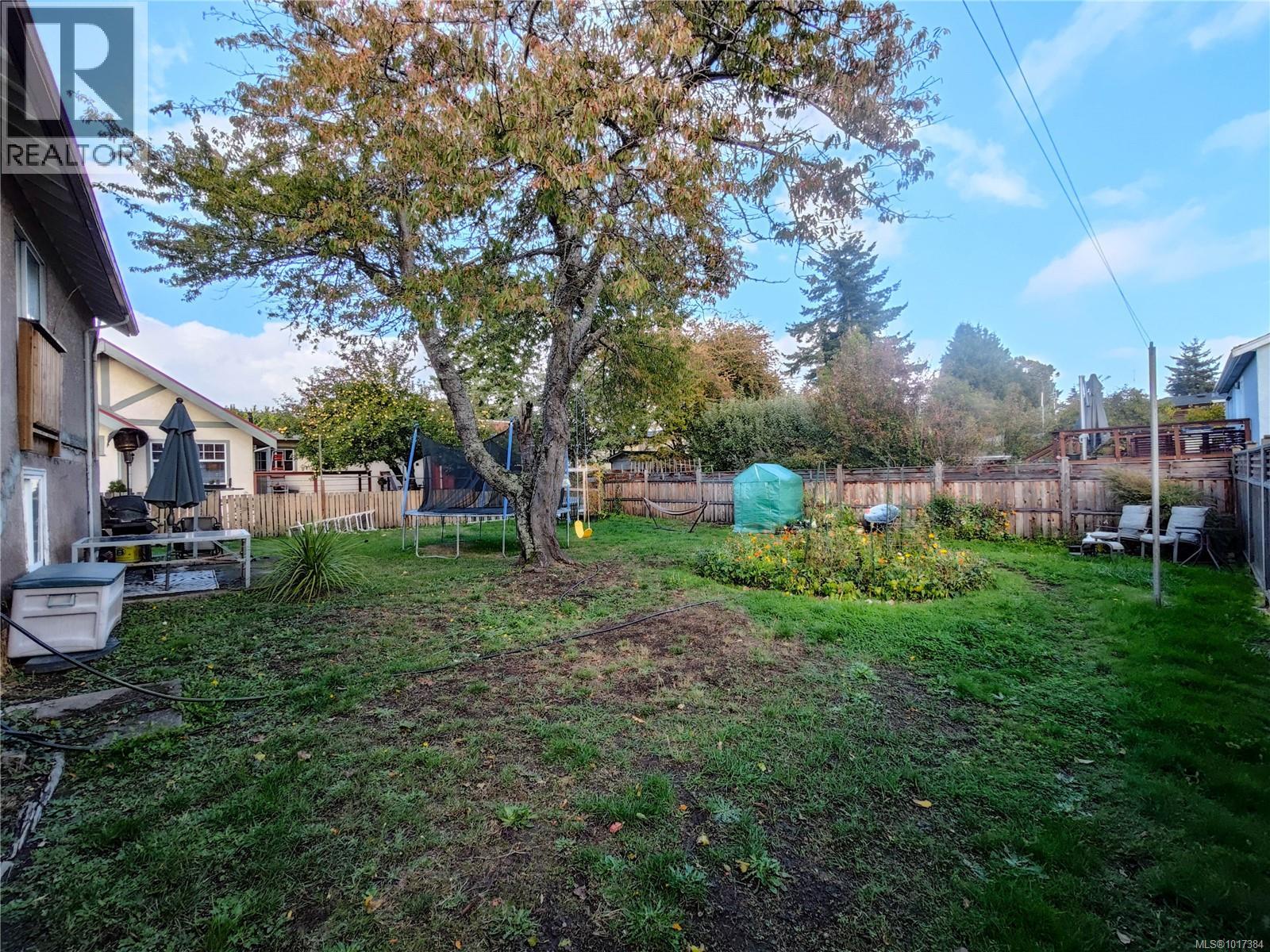  2819 Richmond Road, Saanich