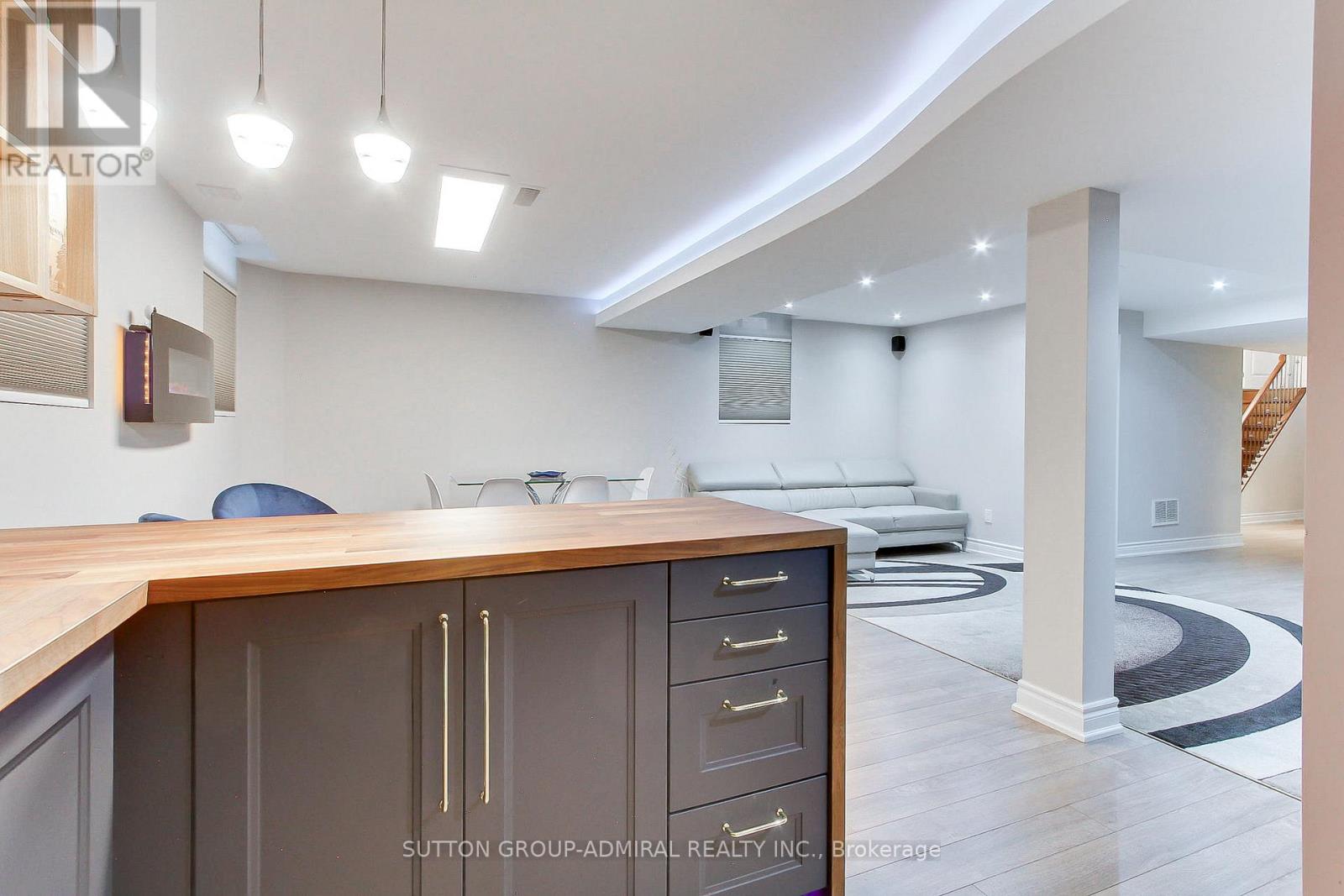Single Family House for Sale in  AEGIS DRIVE Vaughan (Patterson) 