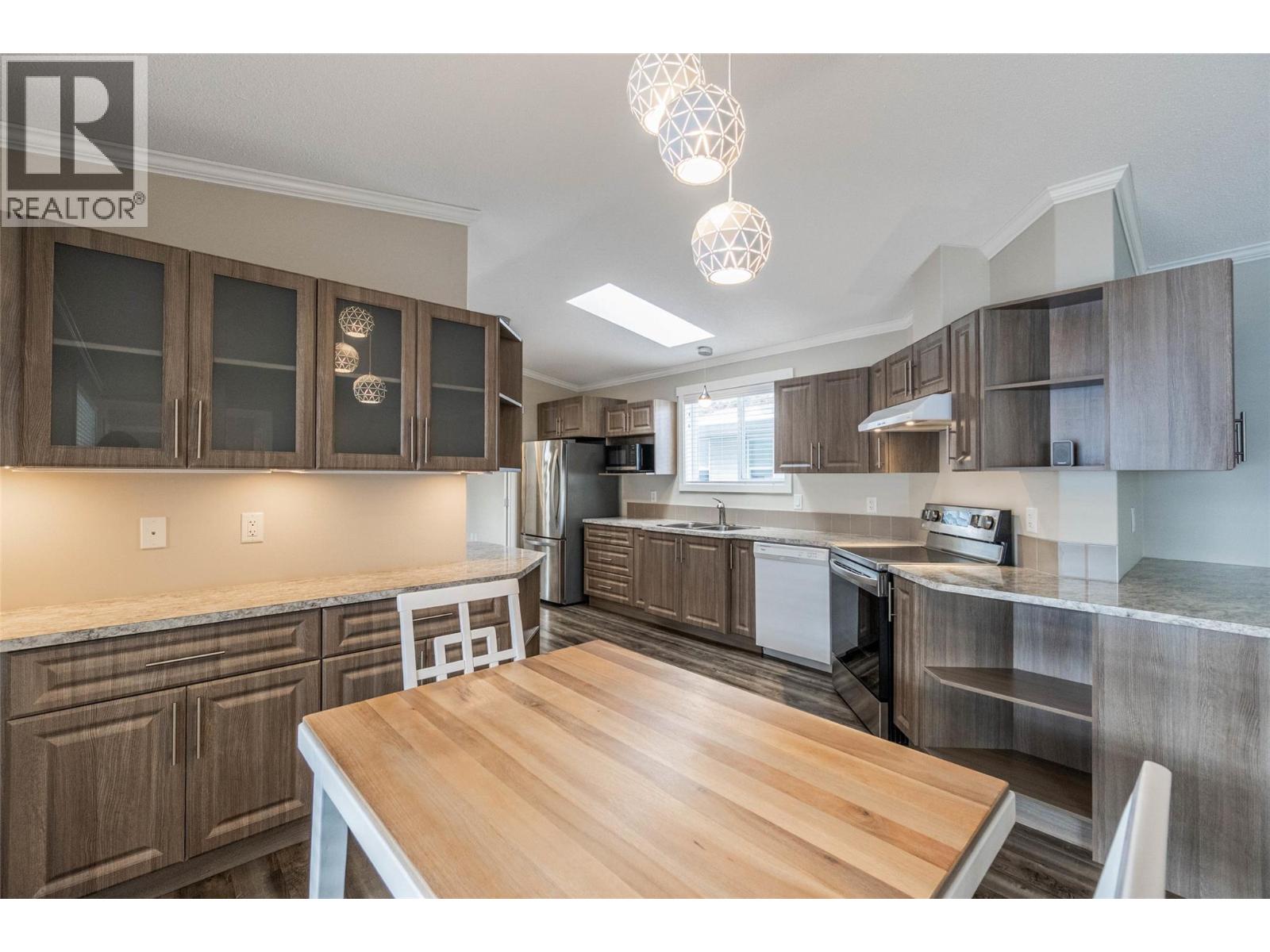 90 8598 HWY 97 Other, Oliver