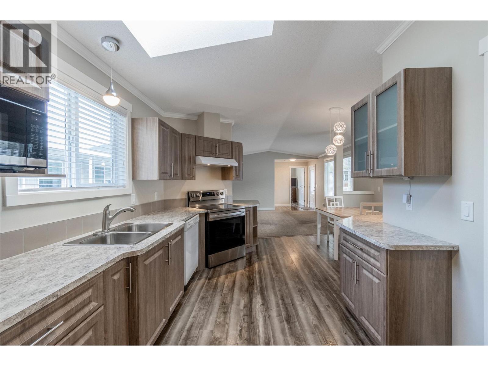90 8598 HWY 97 Other, Oliver