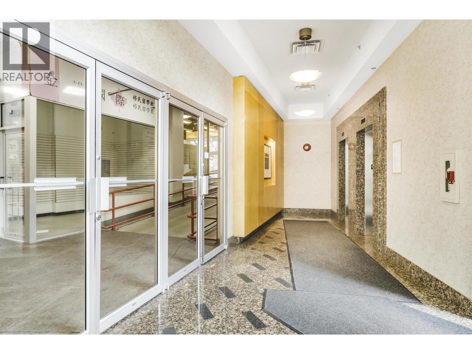 605 4538 KINGSWAY, Burnaby