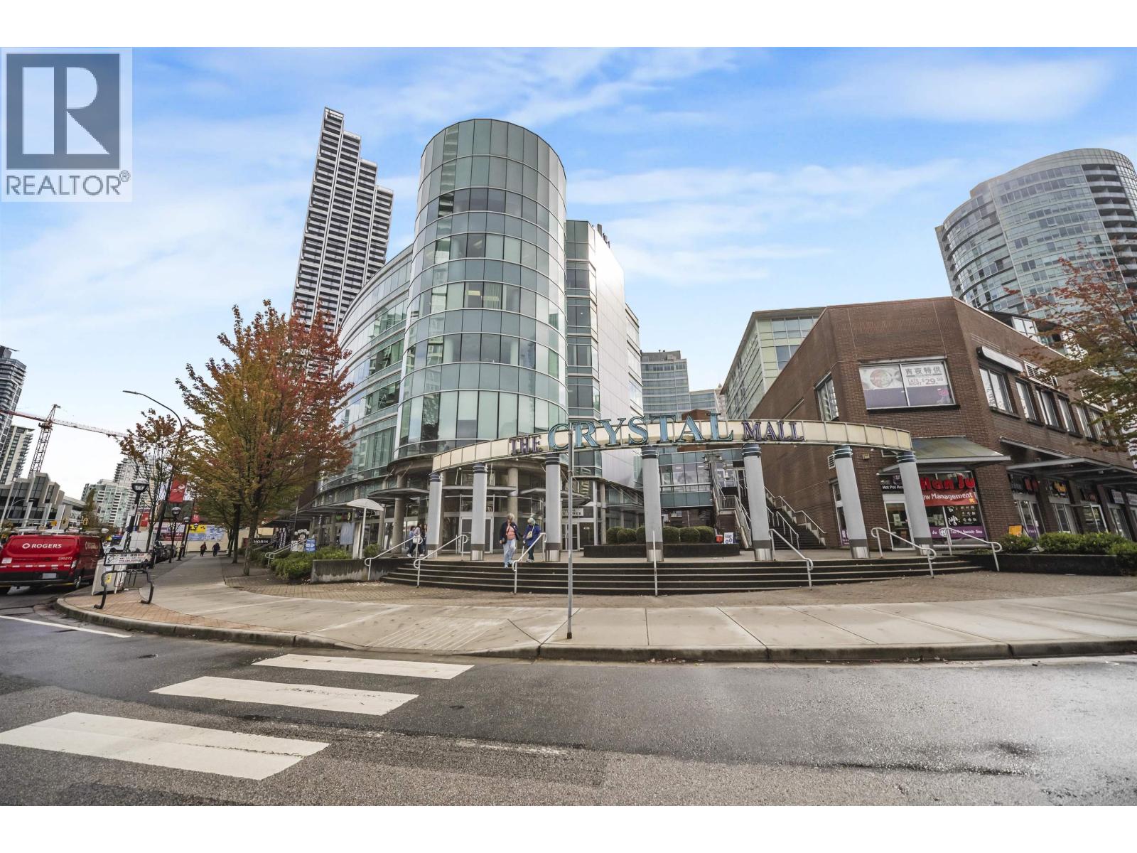 605 4538 KINGSWAY, Burnaby