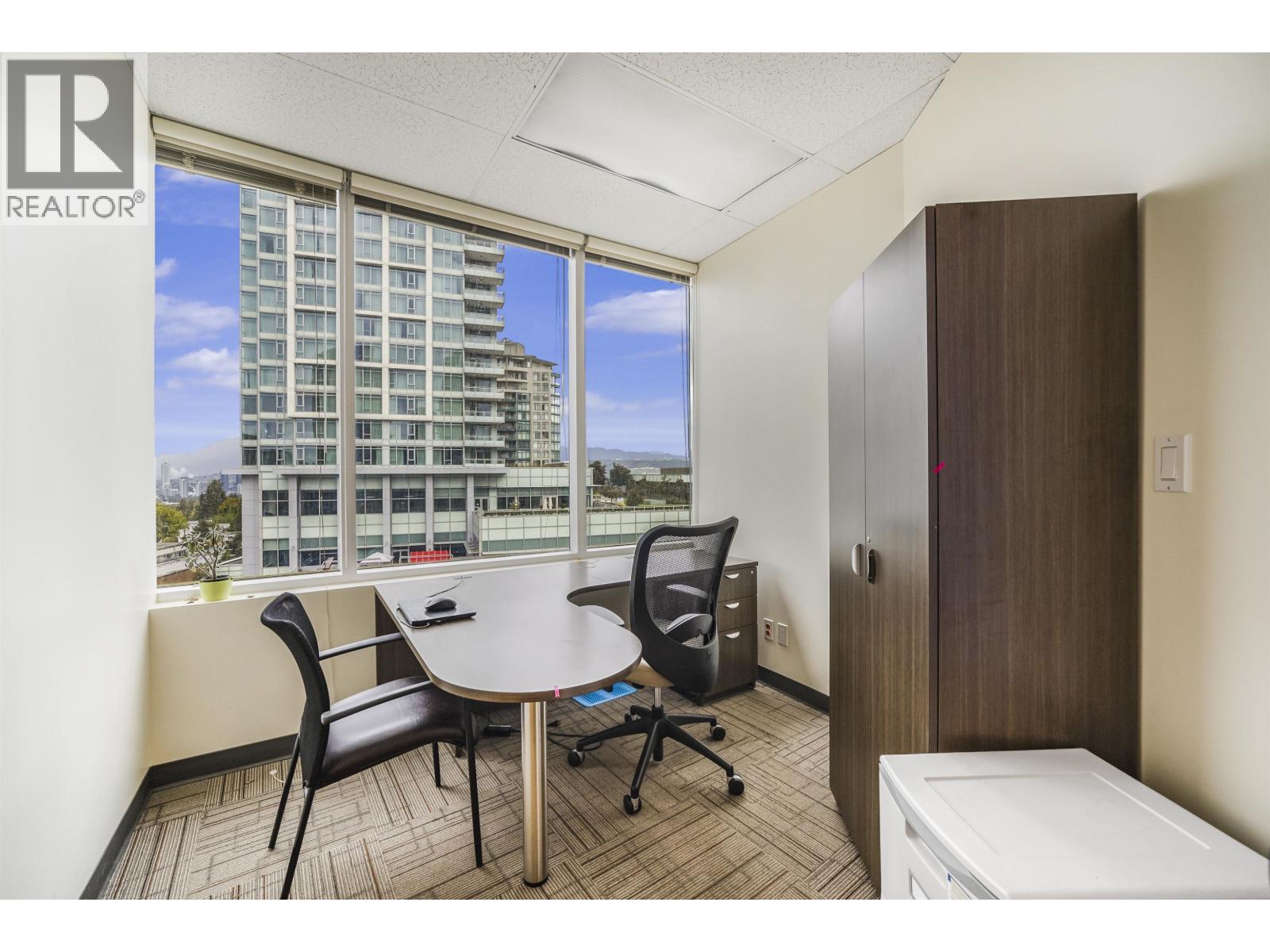 605 4538 KINGSWAY, Burnaby