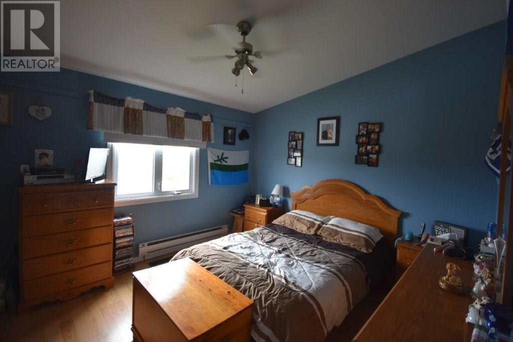 27 ANDERSON STREET - 18