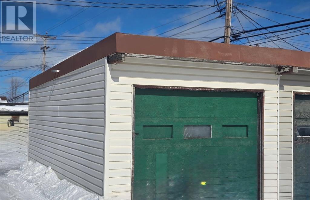 27 ANDERSON STREET - 21