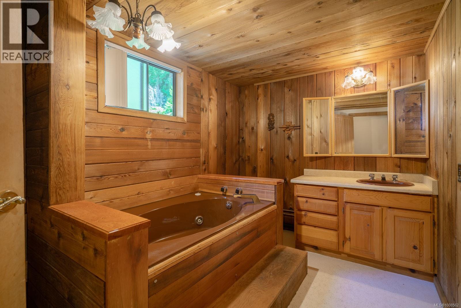 300&304 DEER Rd, Lake Cowichan