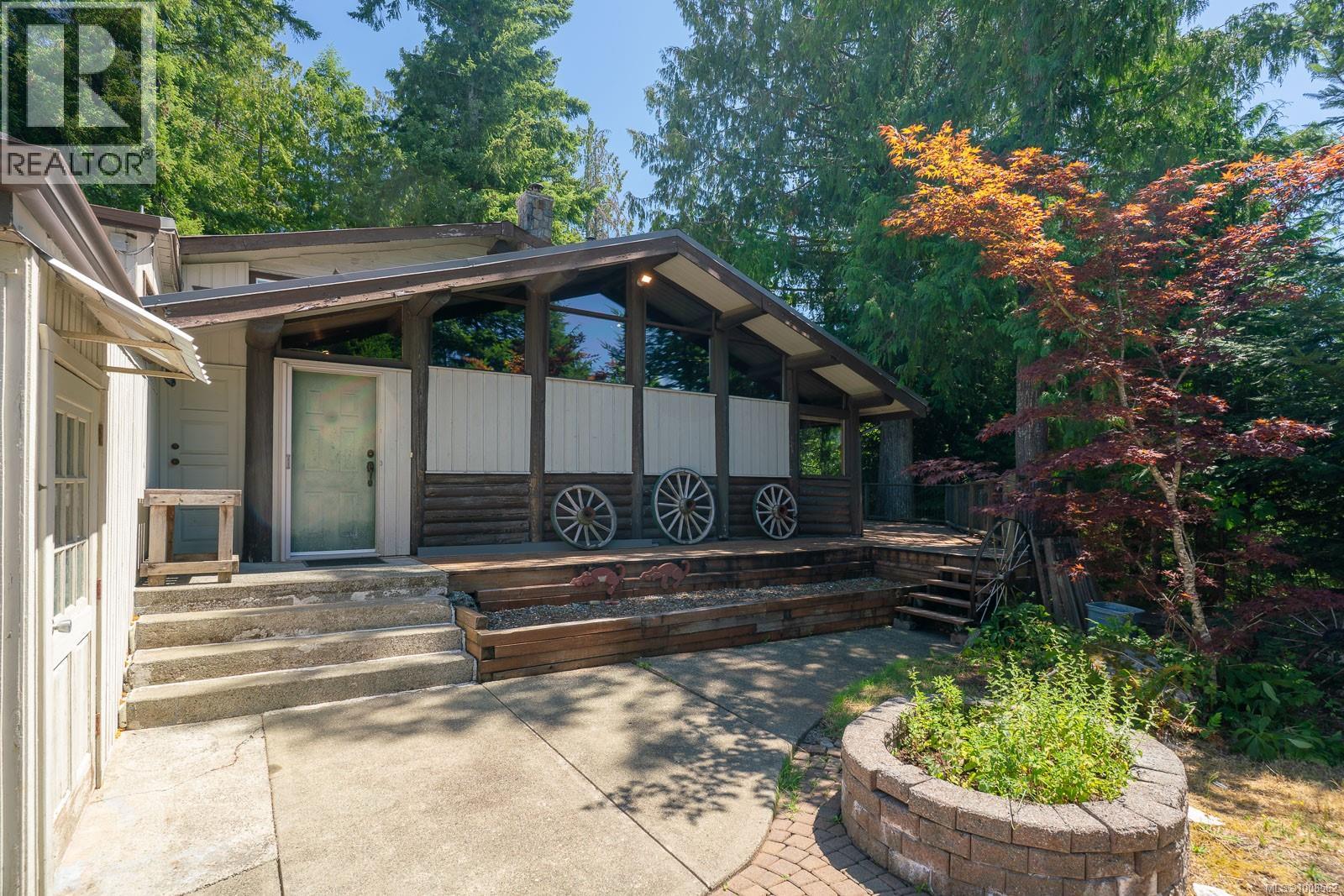 300&304 DEER Rd, Lake Cowichan