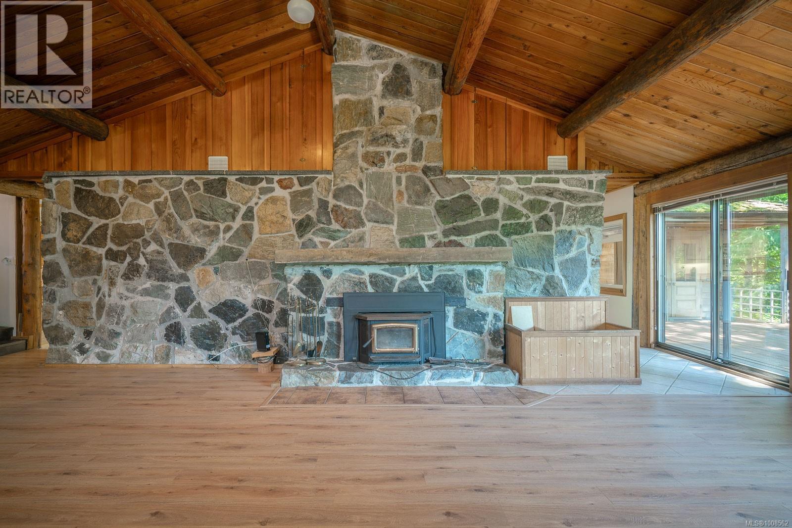 300&304 DEER Rd, Lake Cowichan