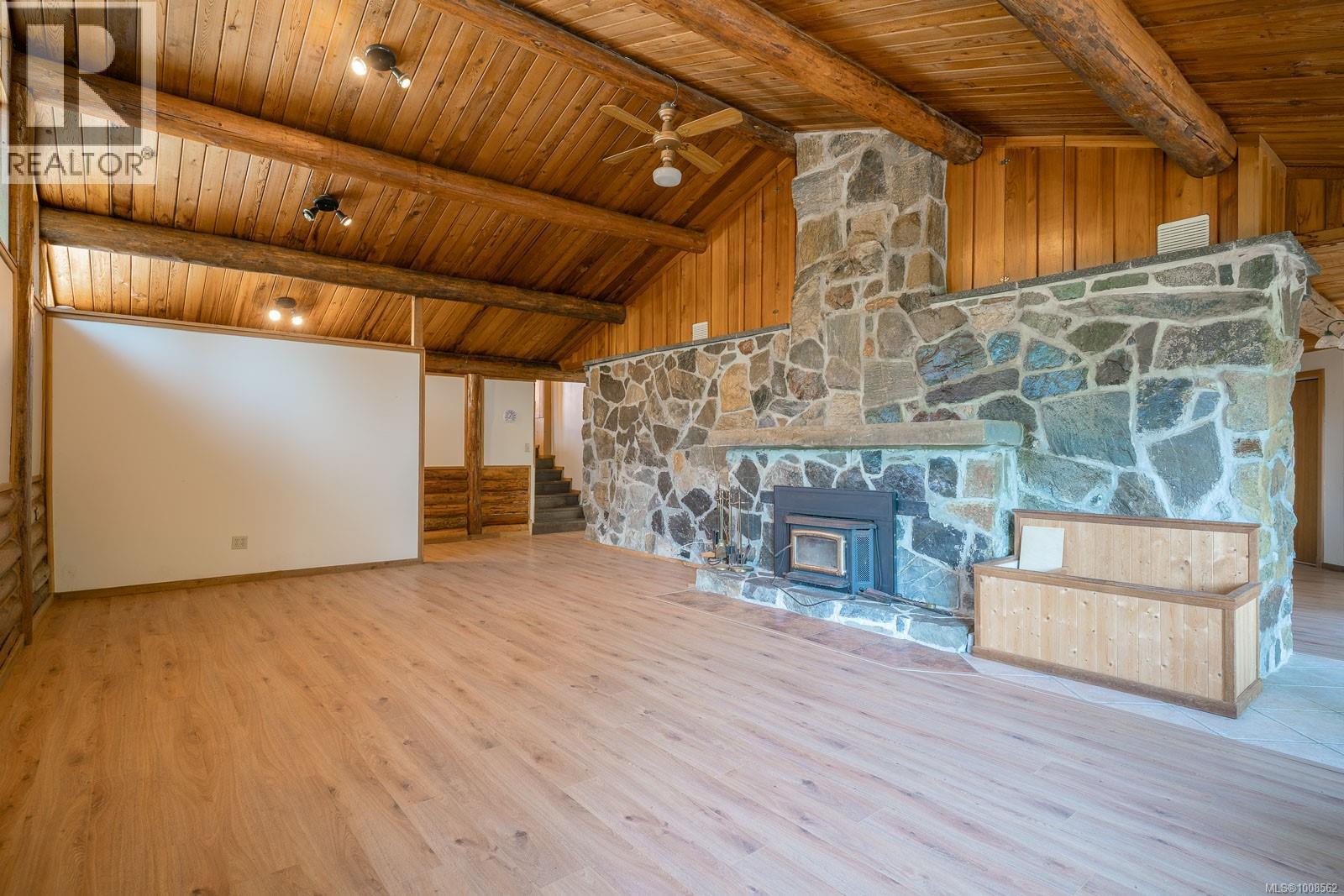 300&304 DEER Rd, Lake Cowichan