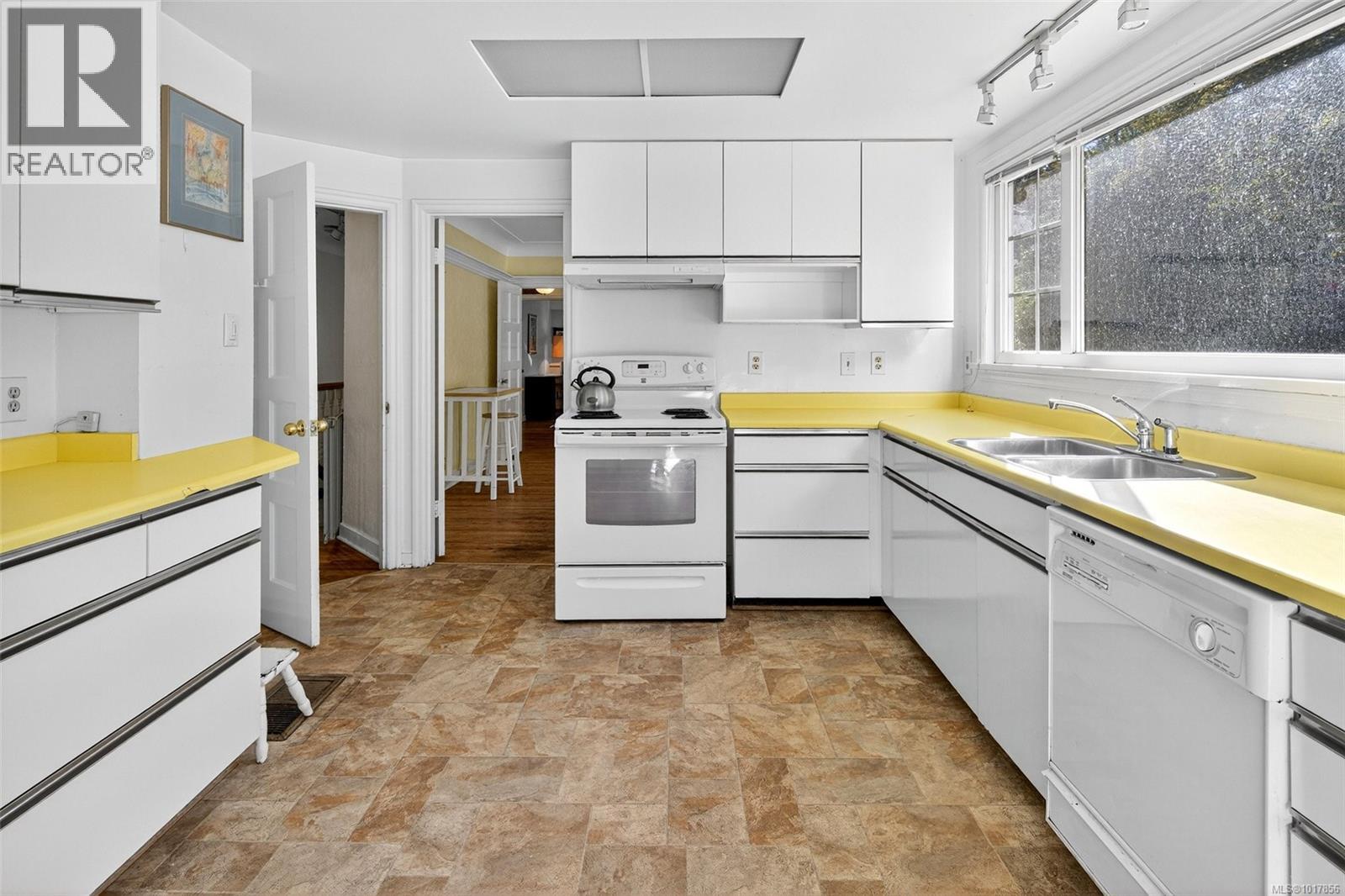  3315 Ripon Road, Oak Bay