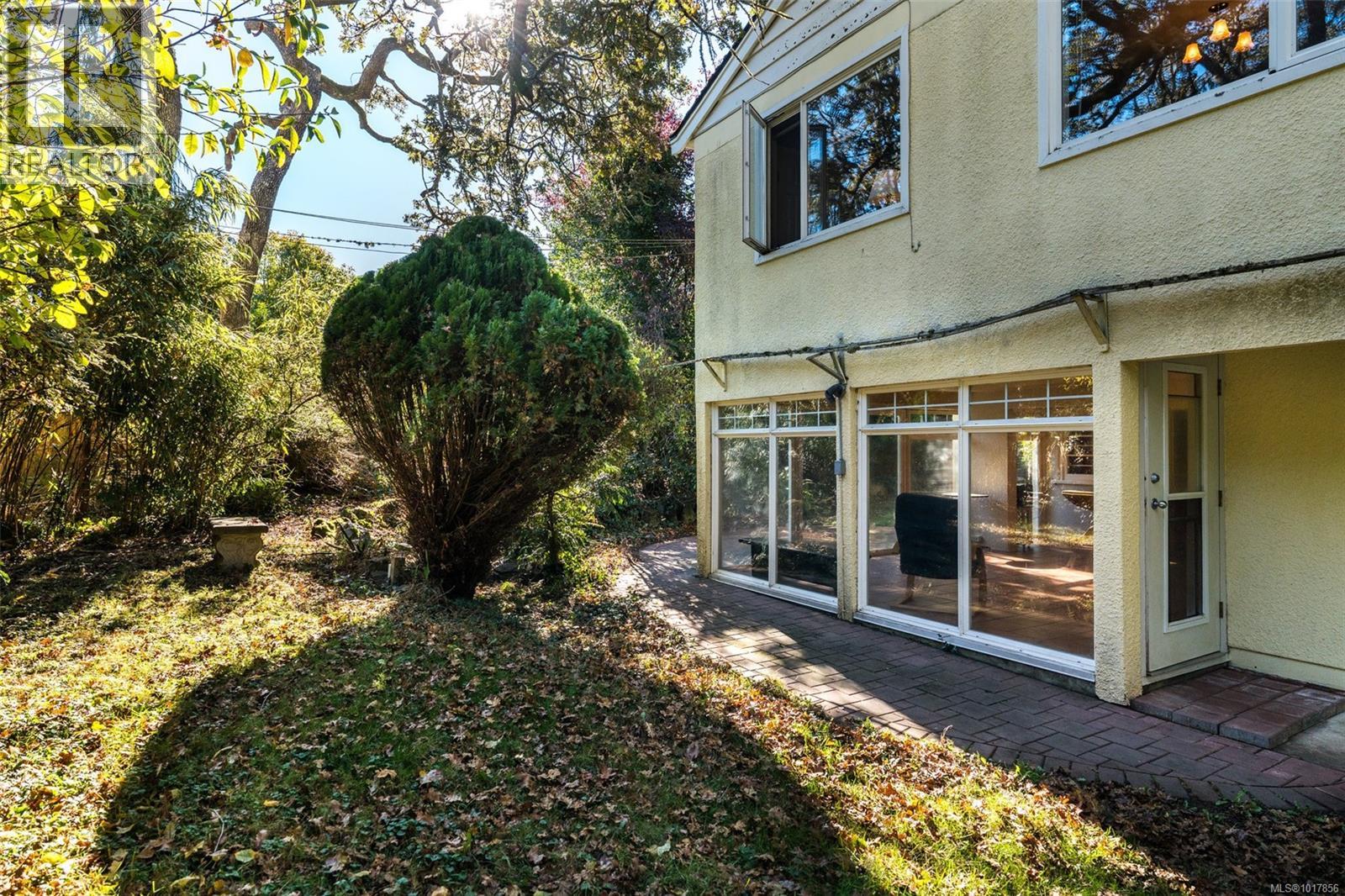  3315 Ripon Road, Oak Bay