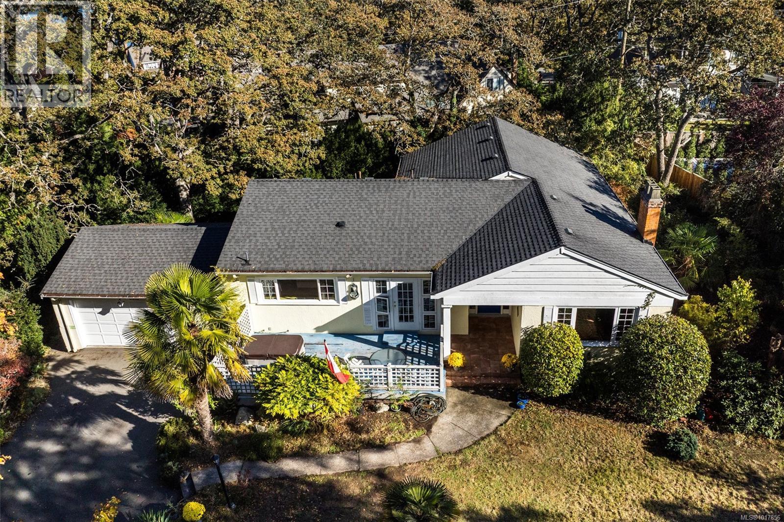  3315 Ripon Road, Oak Bay