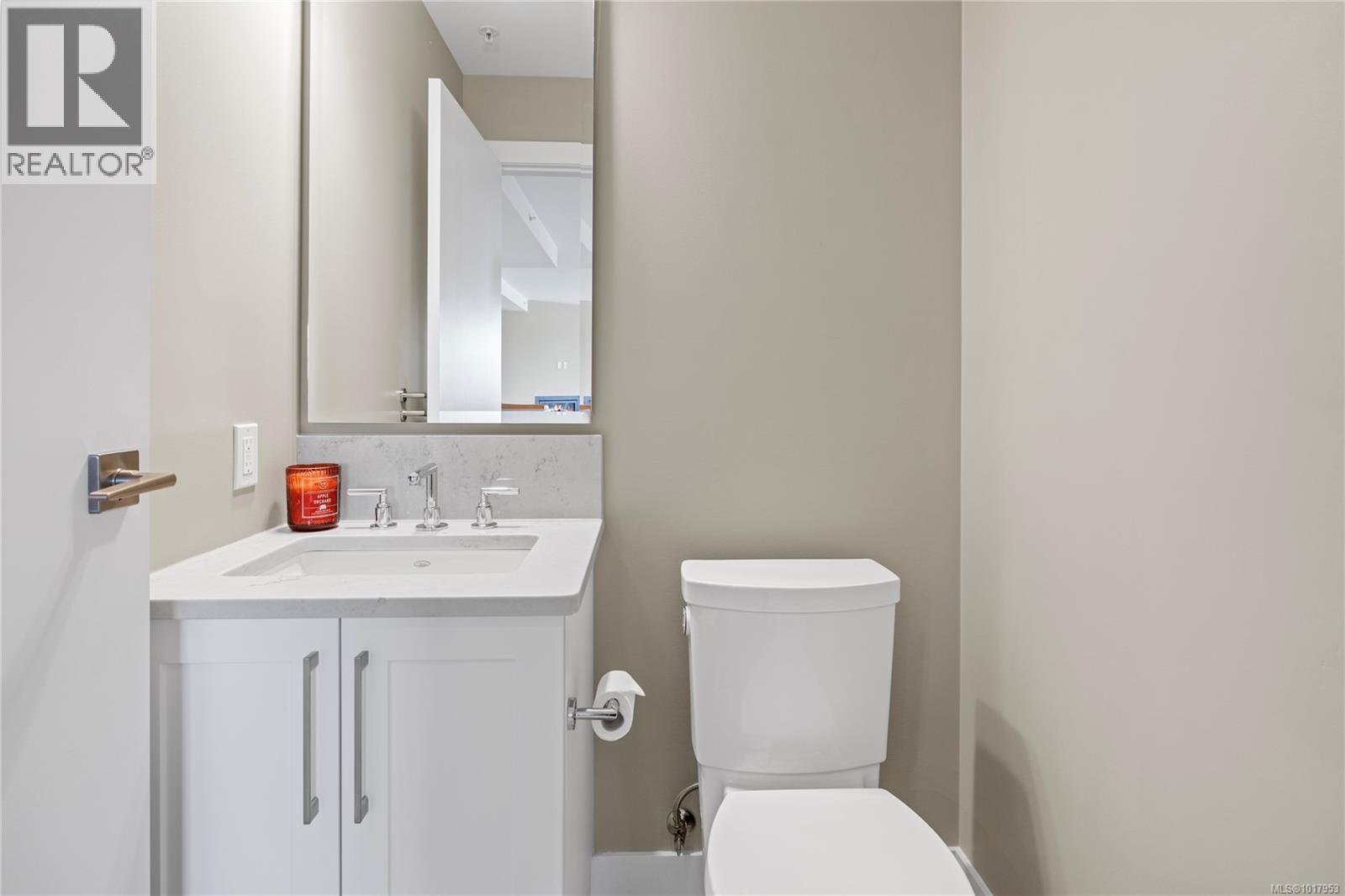 202 3529 Dolphin Dr, Nanoose Bay