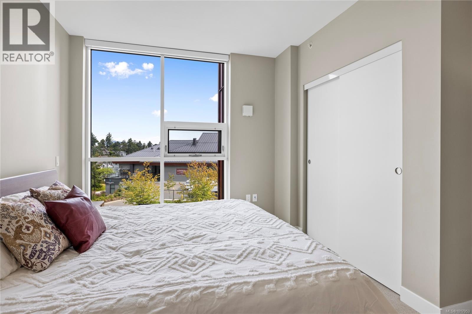 202 3529 Dolphin Dr, Nanoose Bay