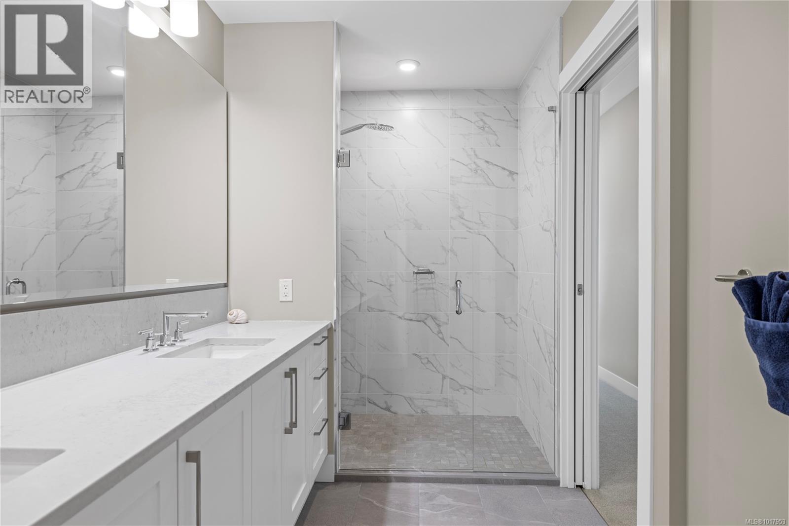 202 3529 Dolphin Dr, Nanoose Bay