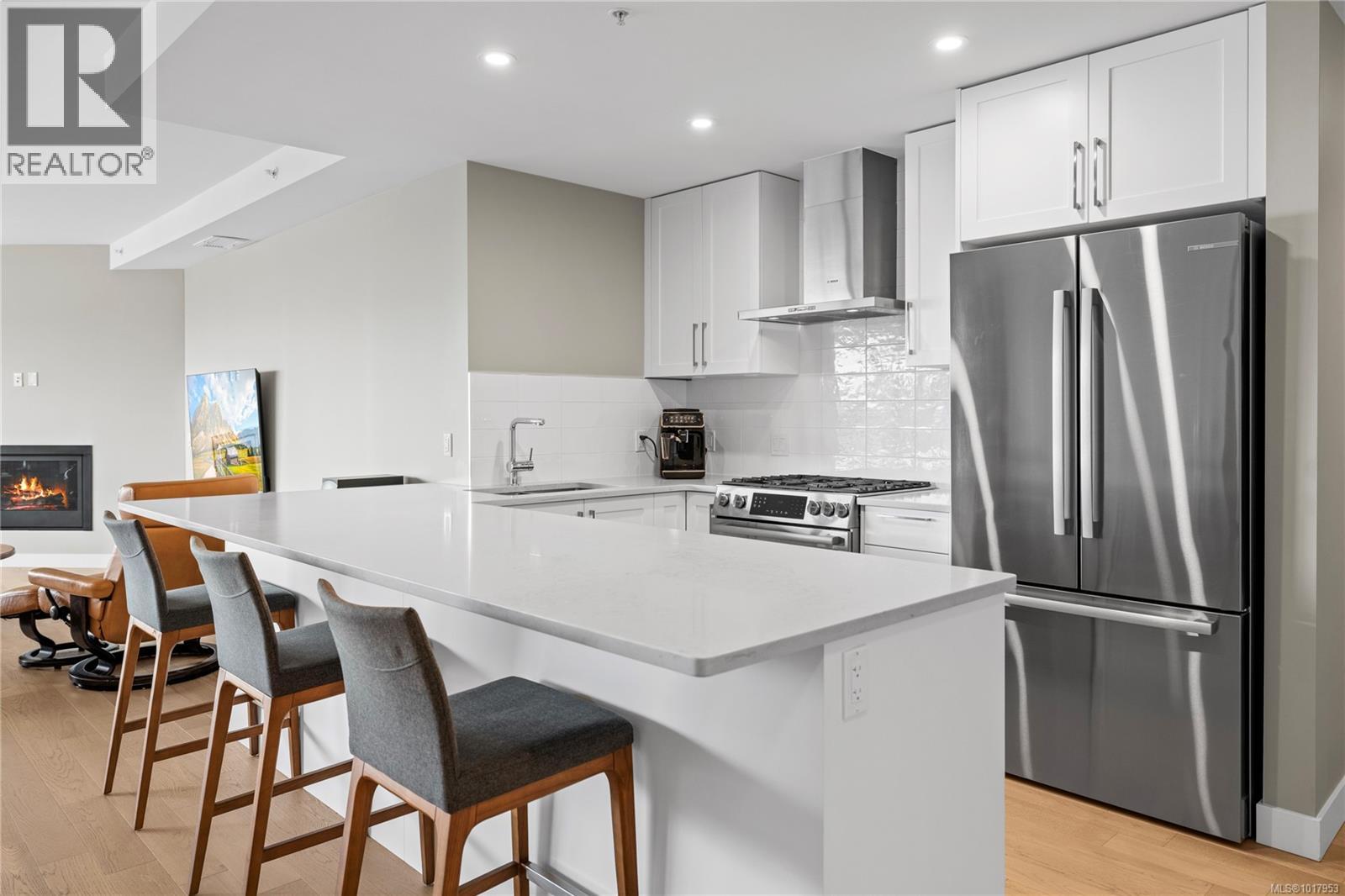 202 3529 Dolphin Dr, Nanoose Bay