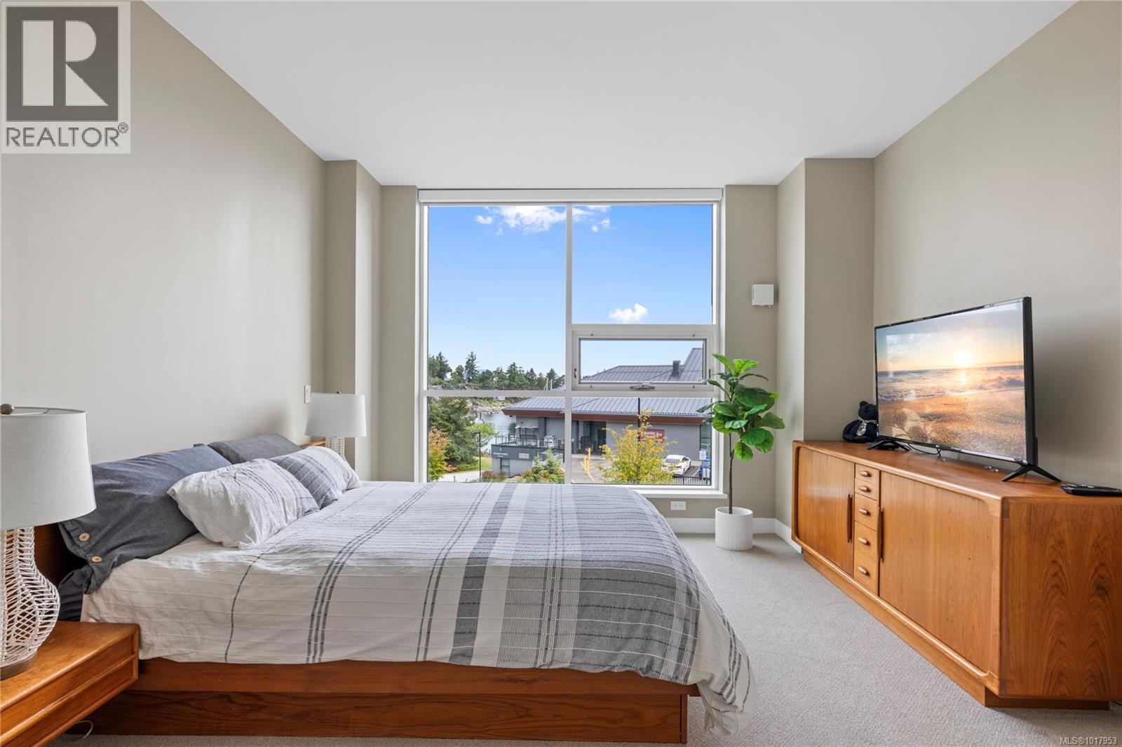 202 3529 Dolphin Dr, Nanoose Bay