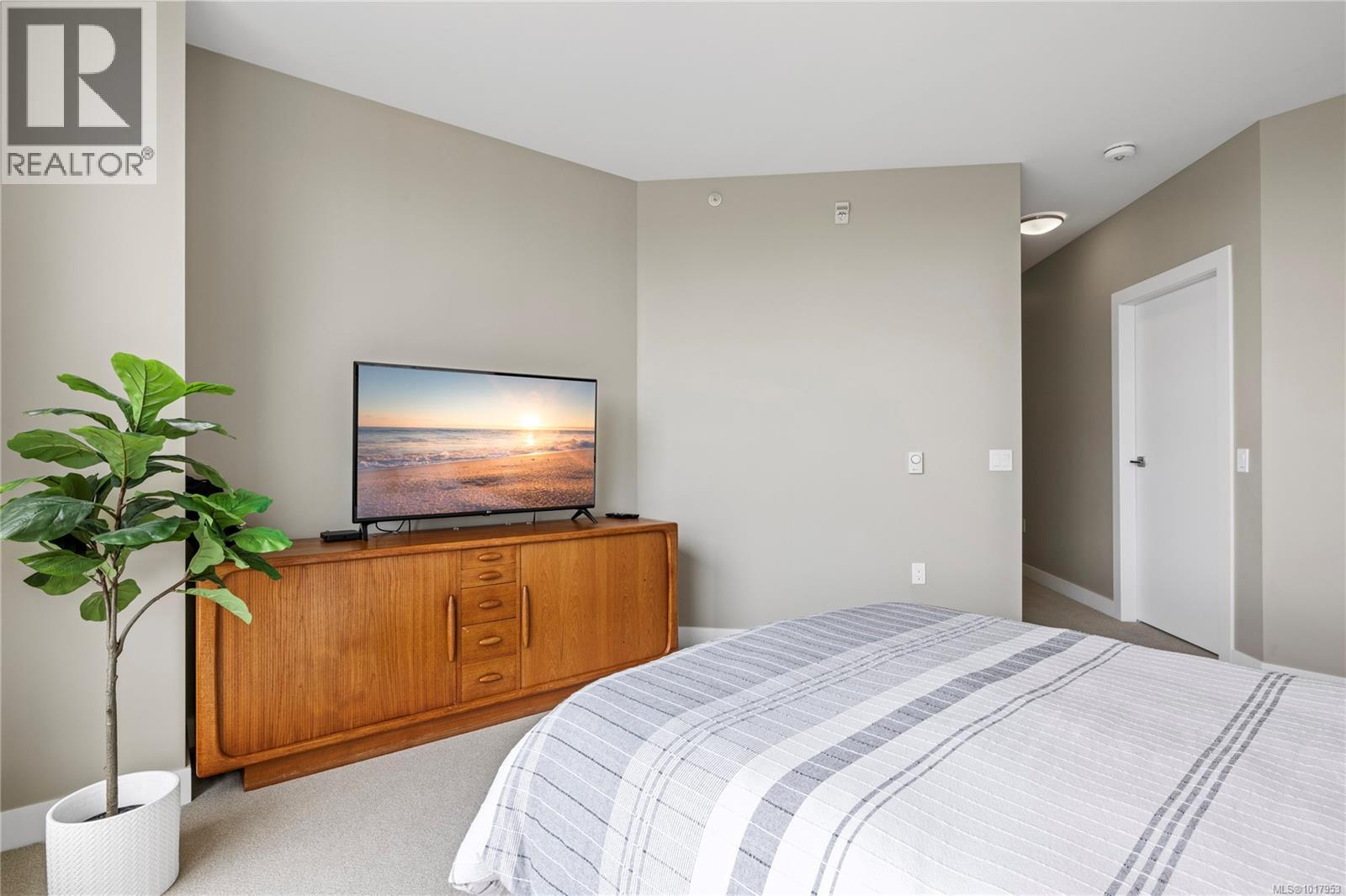 202 3529 Dolphin Dr, Nanoose Bay