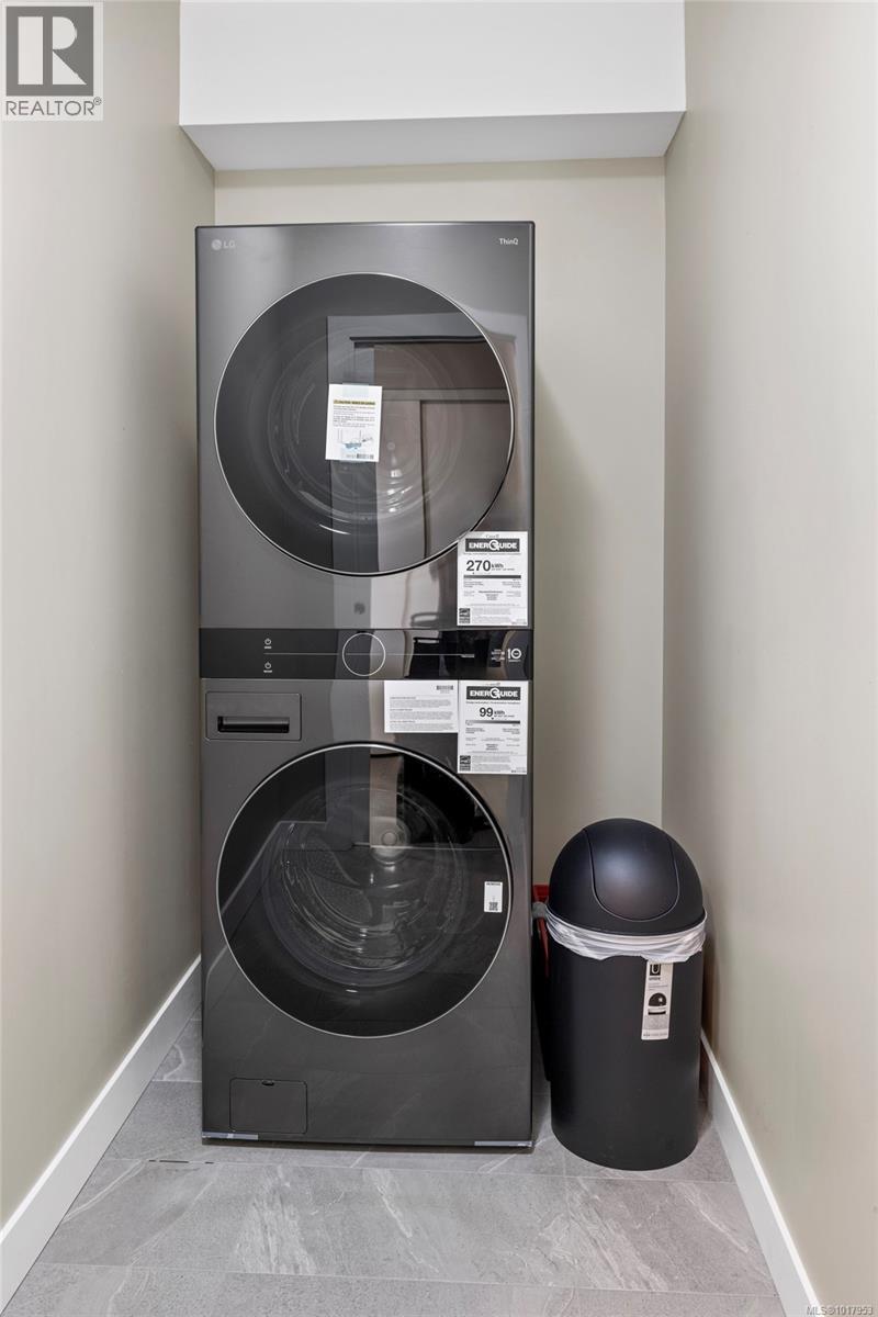 202 3529 Dolphin Dr, Nanoose Bay