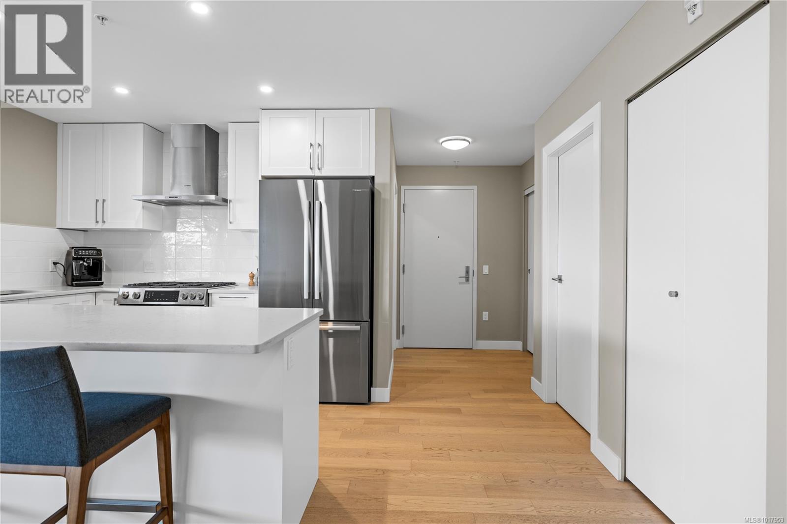 202 3529 Dolphin Dr, Nanoose Bay