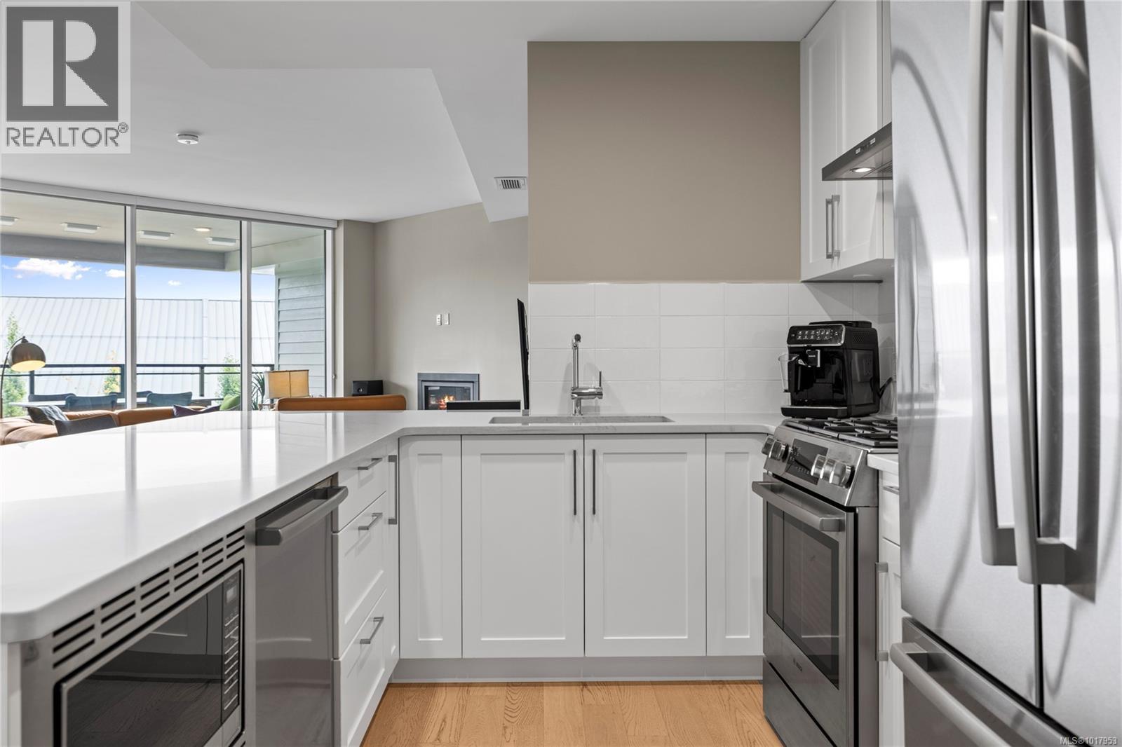 202 3529 Dolphin Dr, Nanoose Bay