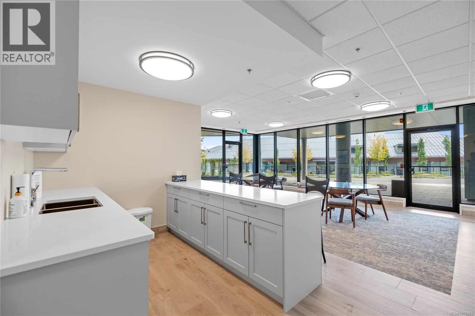 202 3529 Dolphin Dr, Nanoose Bay