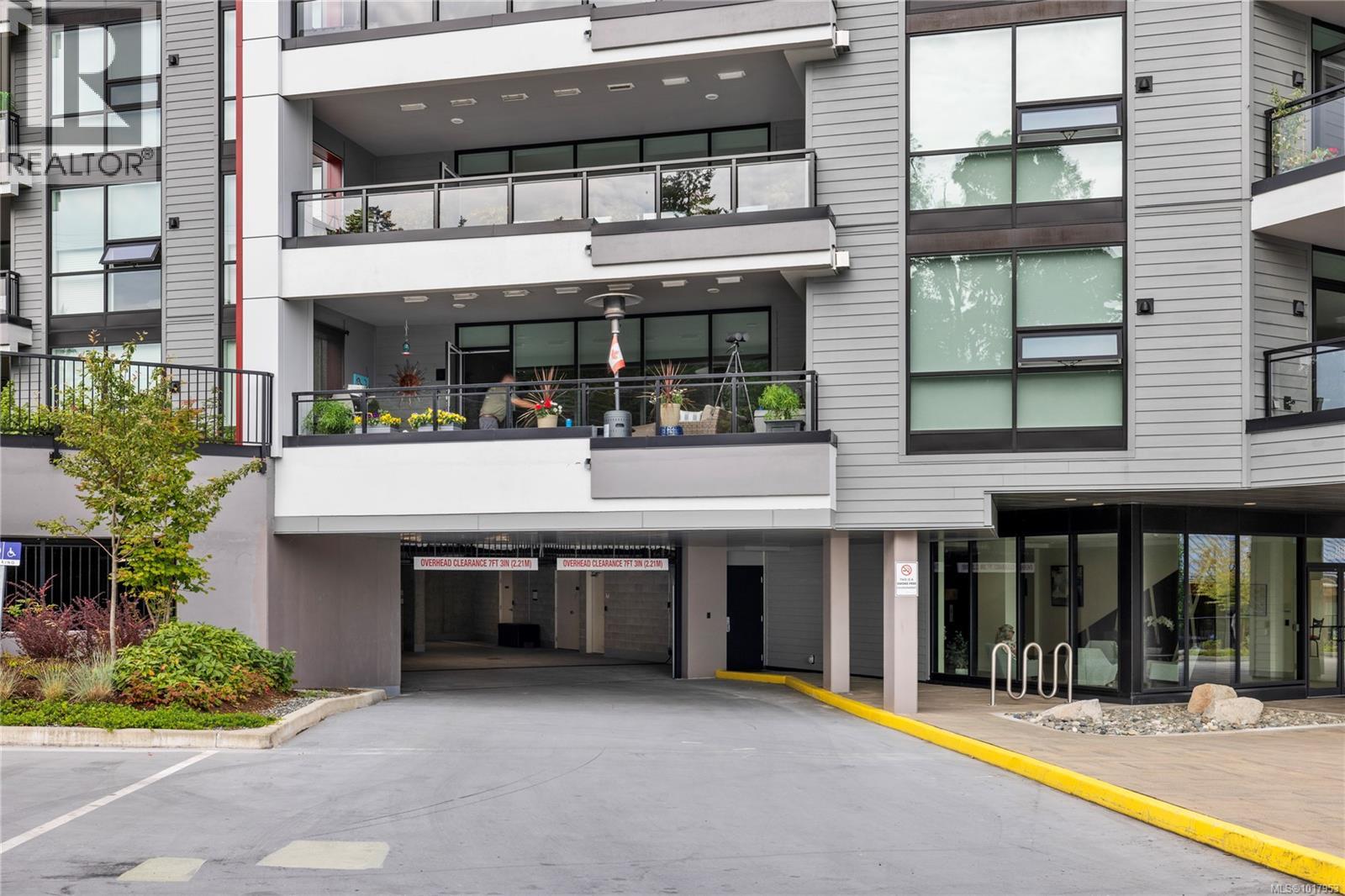 202 3529 Dolphin Dr, Nanoose Bay