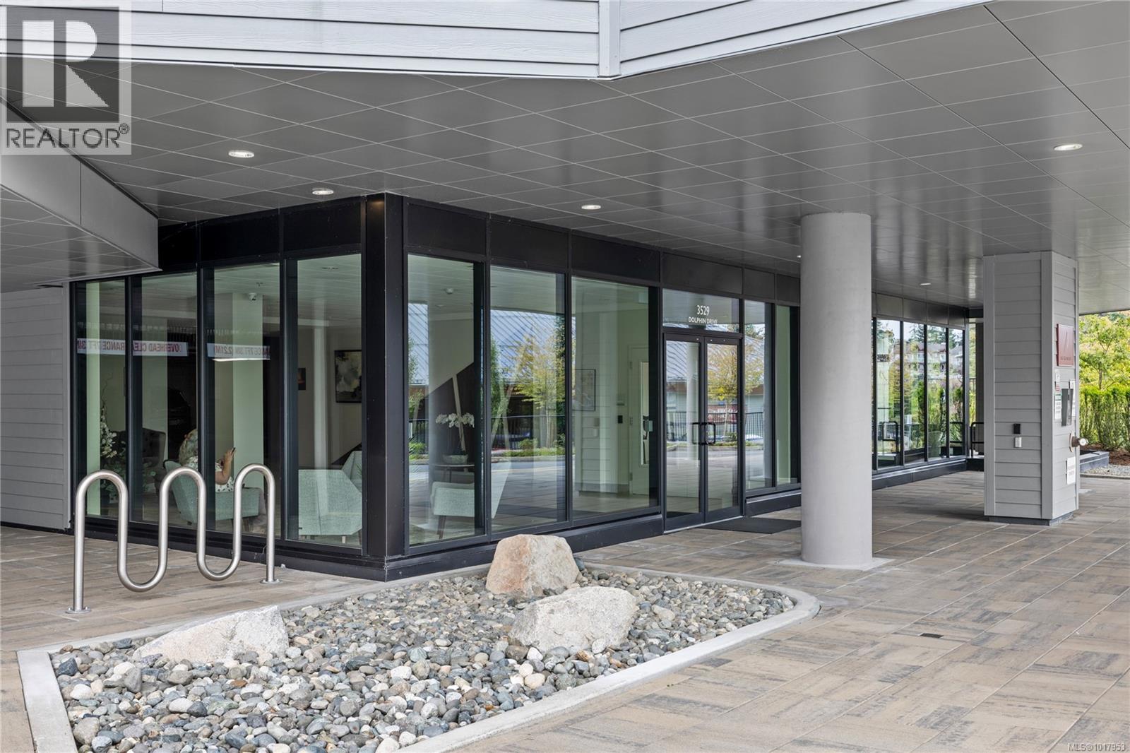 202 3529 Dolphin Dr, Nanoose Bay