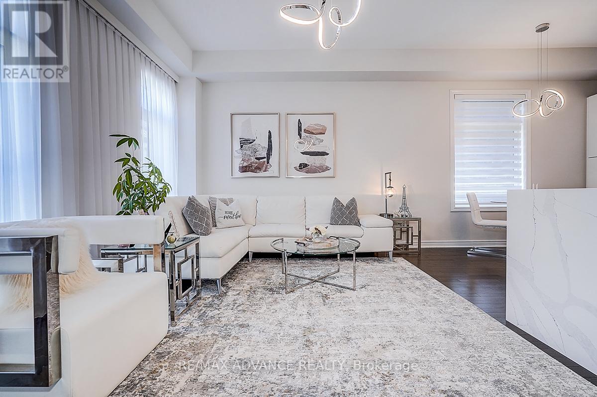Single Family House for Sale in  LASKIN DRIVE Vaughan (Patterson) 