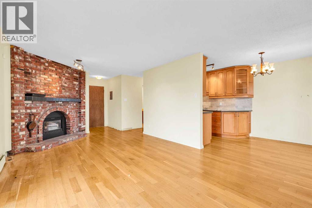 Single Family House for Sale in   Cedar Crescent SW Spruce Cliff Calgary 