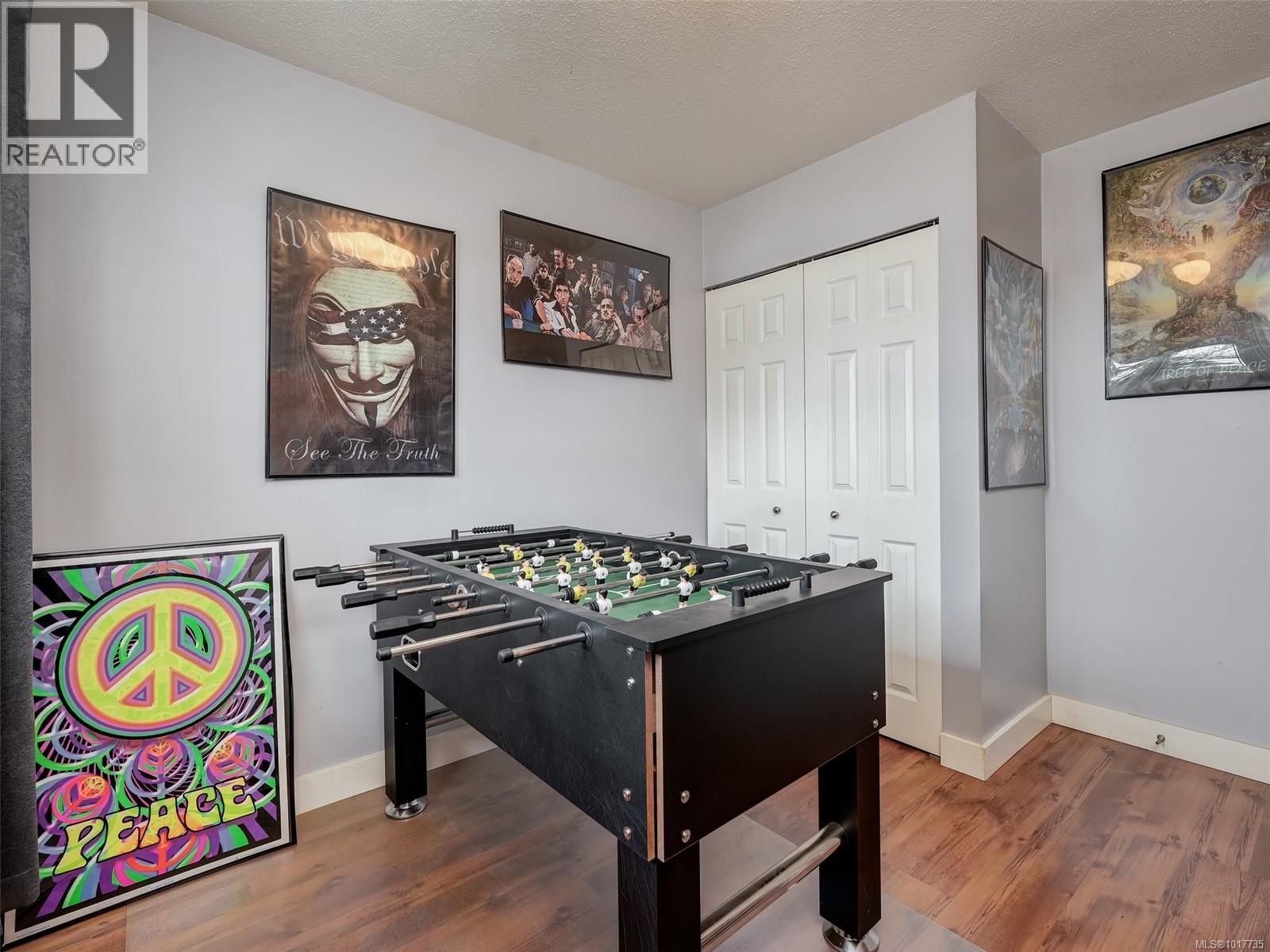 4 379 Wale Rd, Colwood