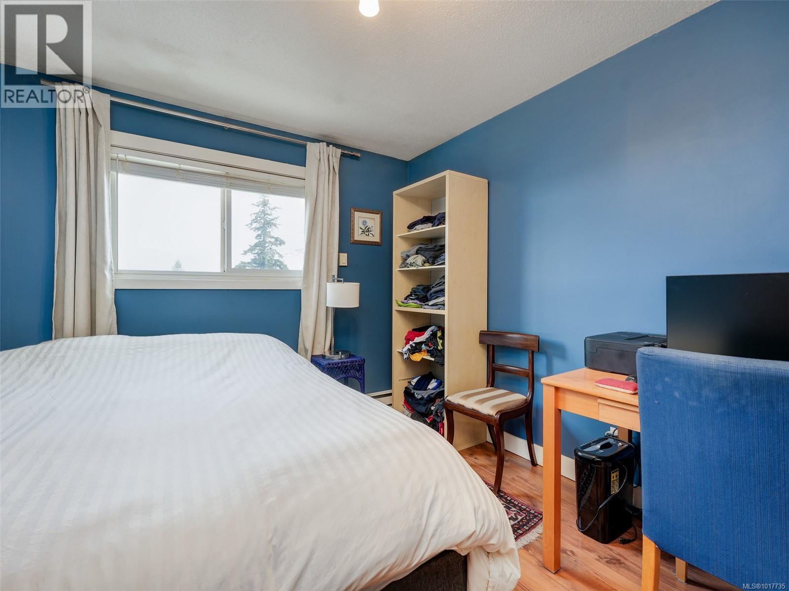 4 379 Wale Rd, Colwood