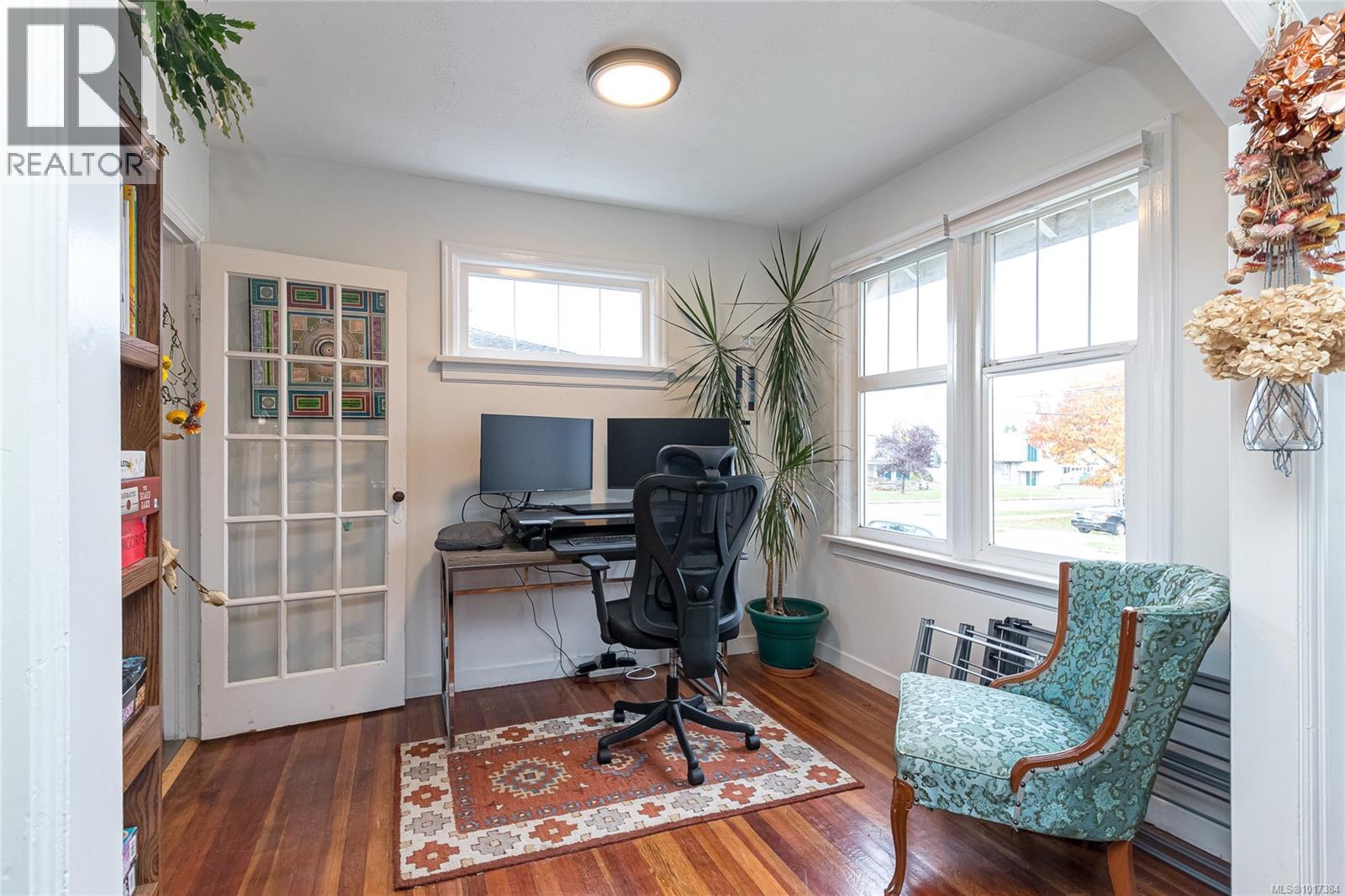  2819 Richmond Road, Saanich