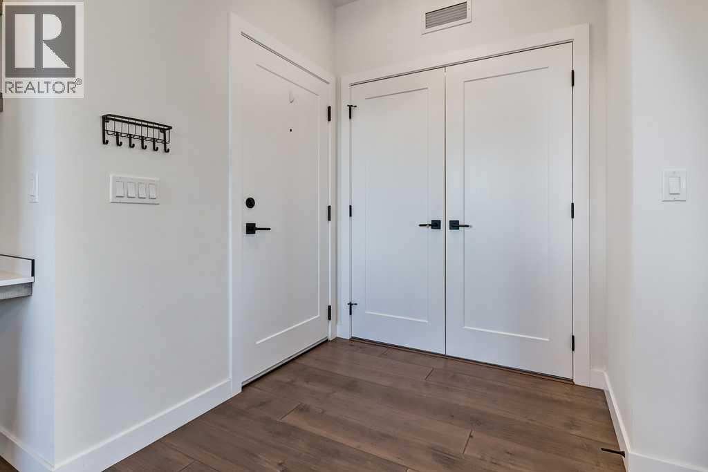 Single Family House for Sale in    Avenue SW Shaganappi Calgary 