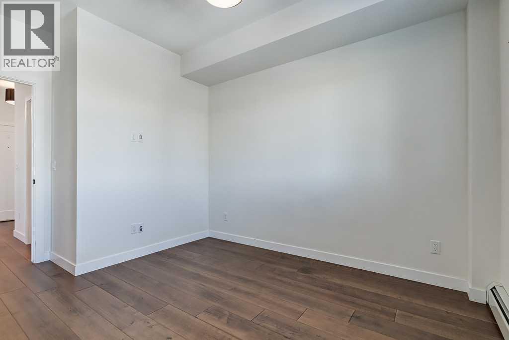 Single Family House for Sale in    Avenue SW Shaganappi Calgary 